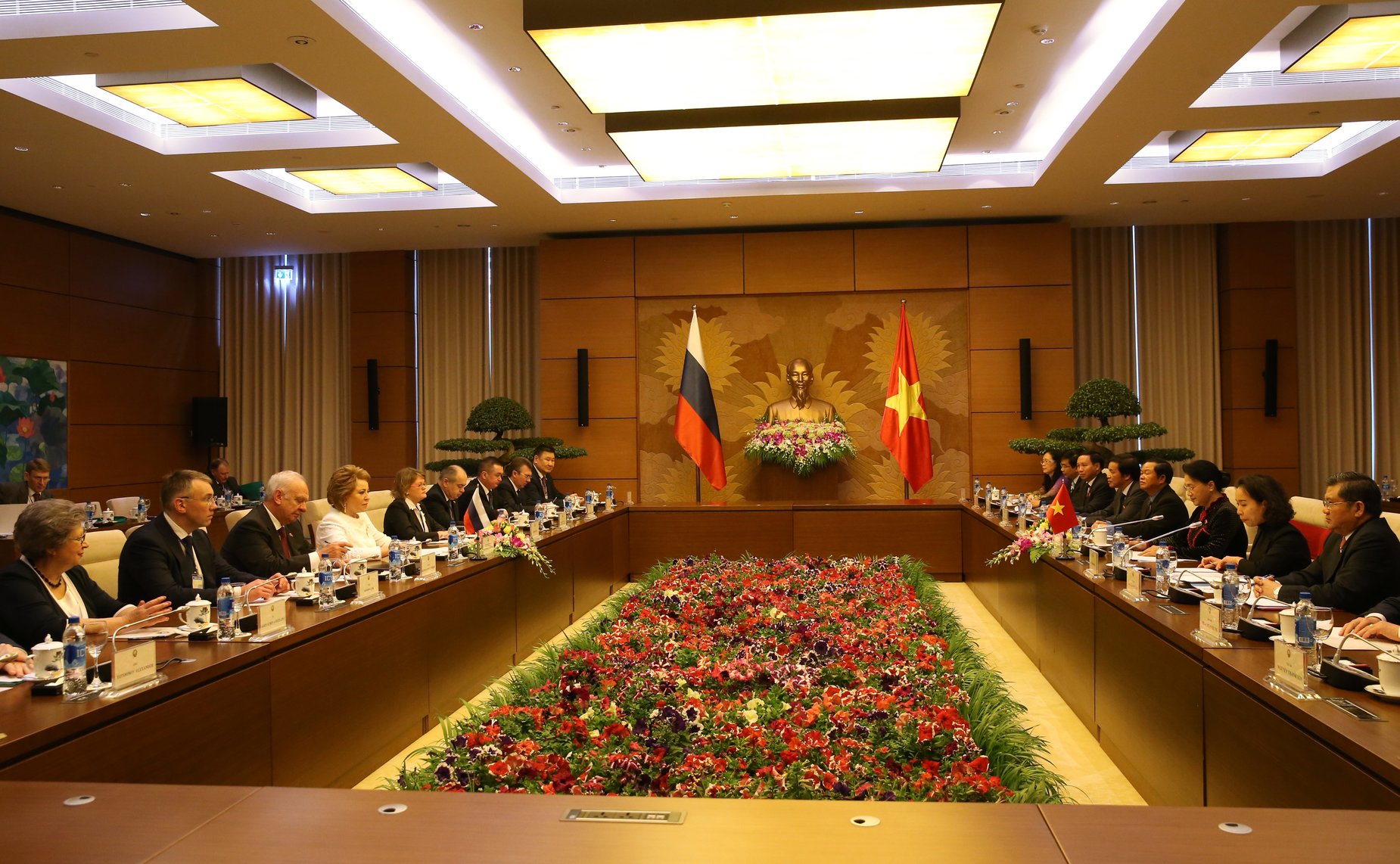 Валентина Матвиенко провела встречу с Председателем Национального собрания СРВ Нгуен Тхи Ким Нган