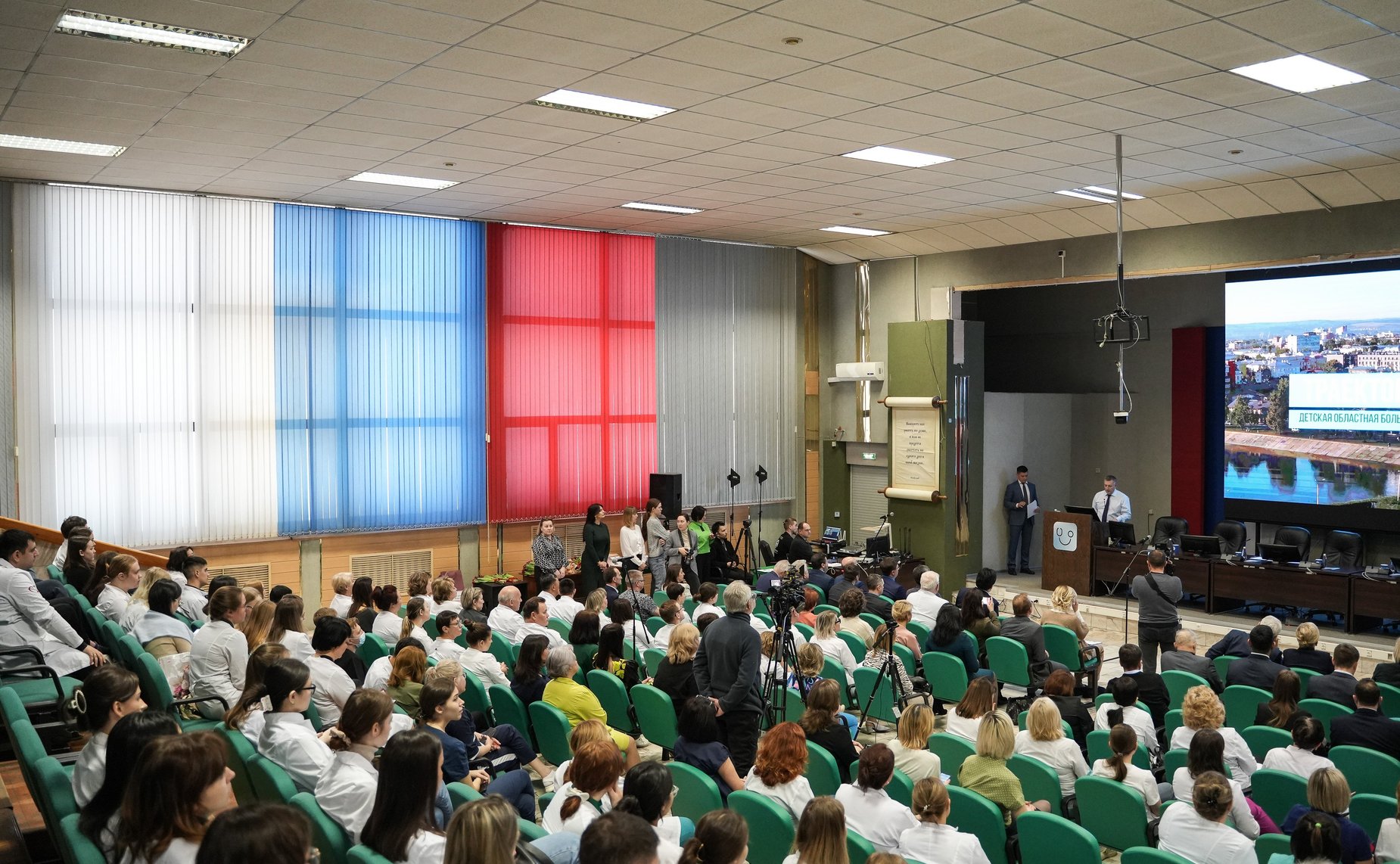 Инна Святенко в Иркутской области принимает участие в Днях медицинской науки на Байкале