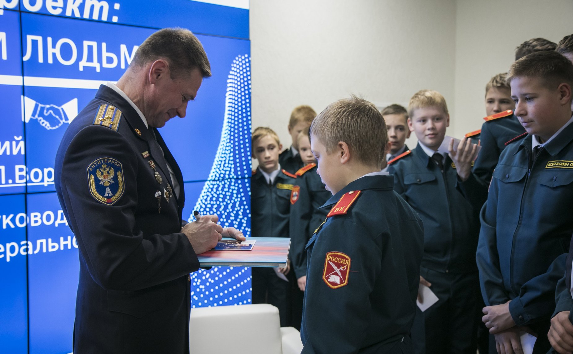 Ю. Воробьев провел урок патриотического воспитания в Кадетской школе «Корабелы Прионежья»