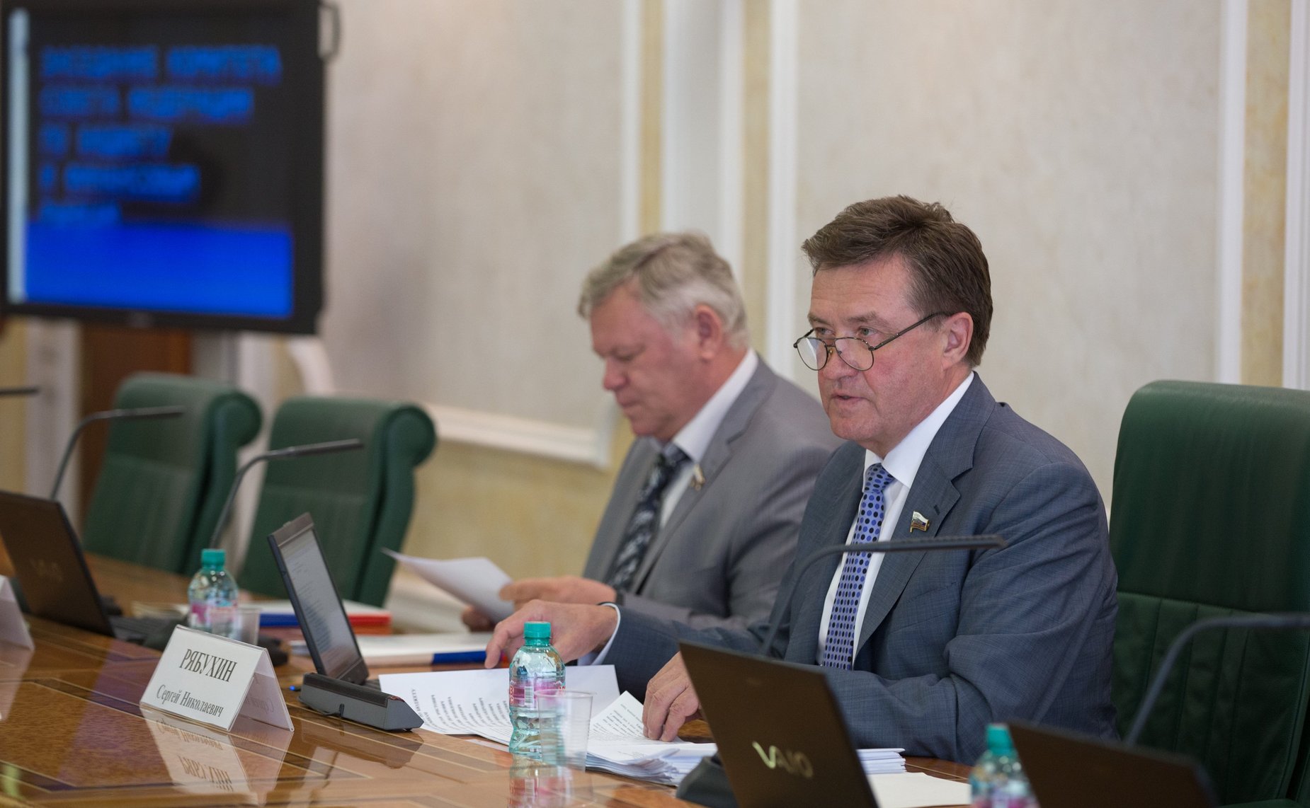 В. Петров и С. Рябухин