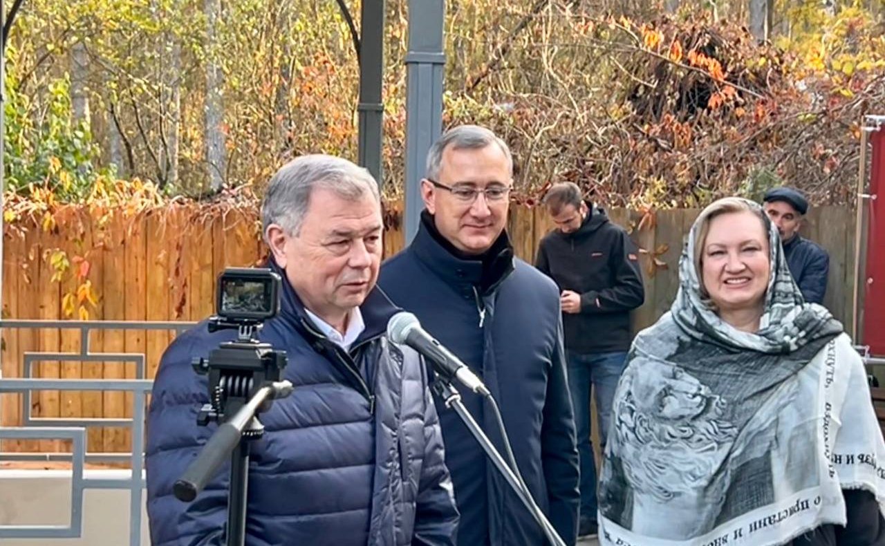 Анатолий Артамонов принял участие в торжественной церемонии открытия музейно-выставочного центра «Сергиев Скит» и выставки «Великая Княгиня Елизавета Федоровна на Калужской земле — благотворитель и миссионер»