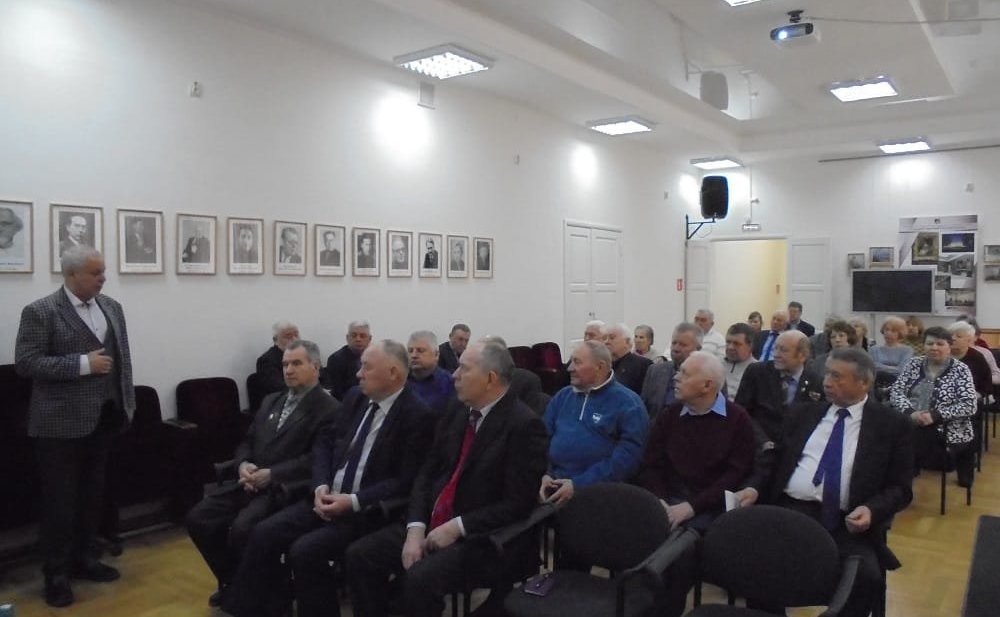 Руслан Смашнёв провел встречу с представителями Смоленского городского Совета ветеранов (пенсионеров) войны, труда, Вооружённых Сил и правоохранительных органов