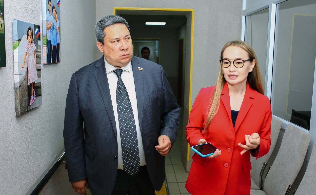 Владимир Полетаев проинспектировал работу социальных и образовательных учреждений Республики Алтай