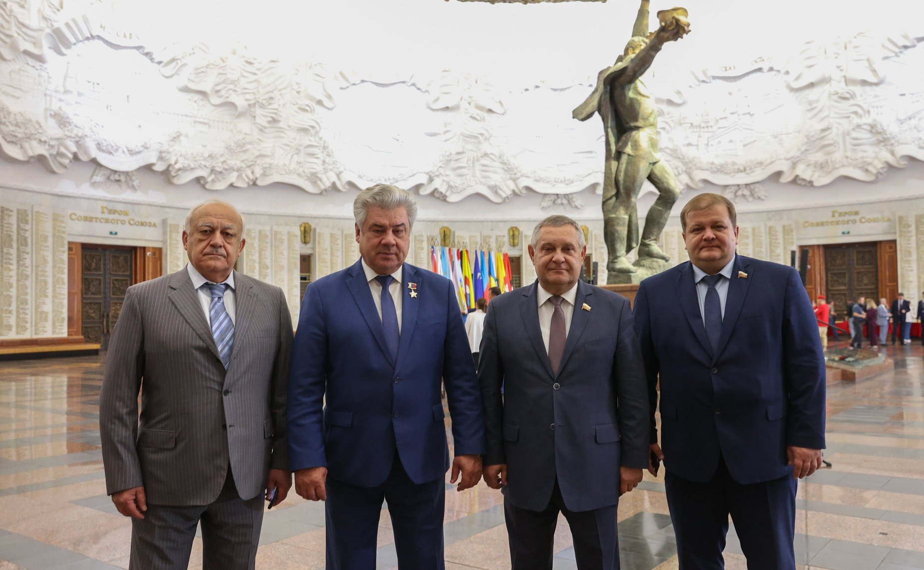 Торжественная церемония передачи «Мечей Победы» Городам воинской славы