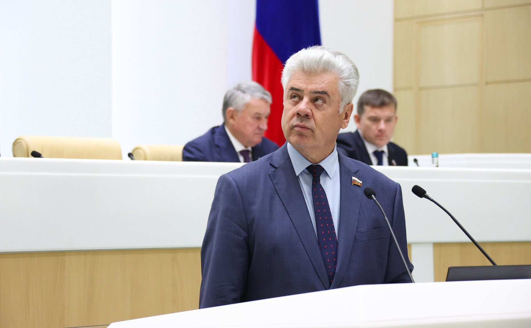 Виктор Бондарев