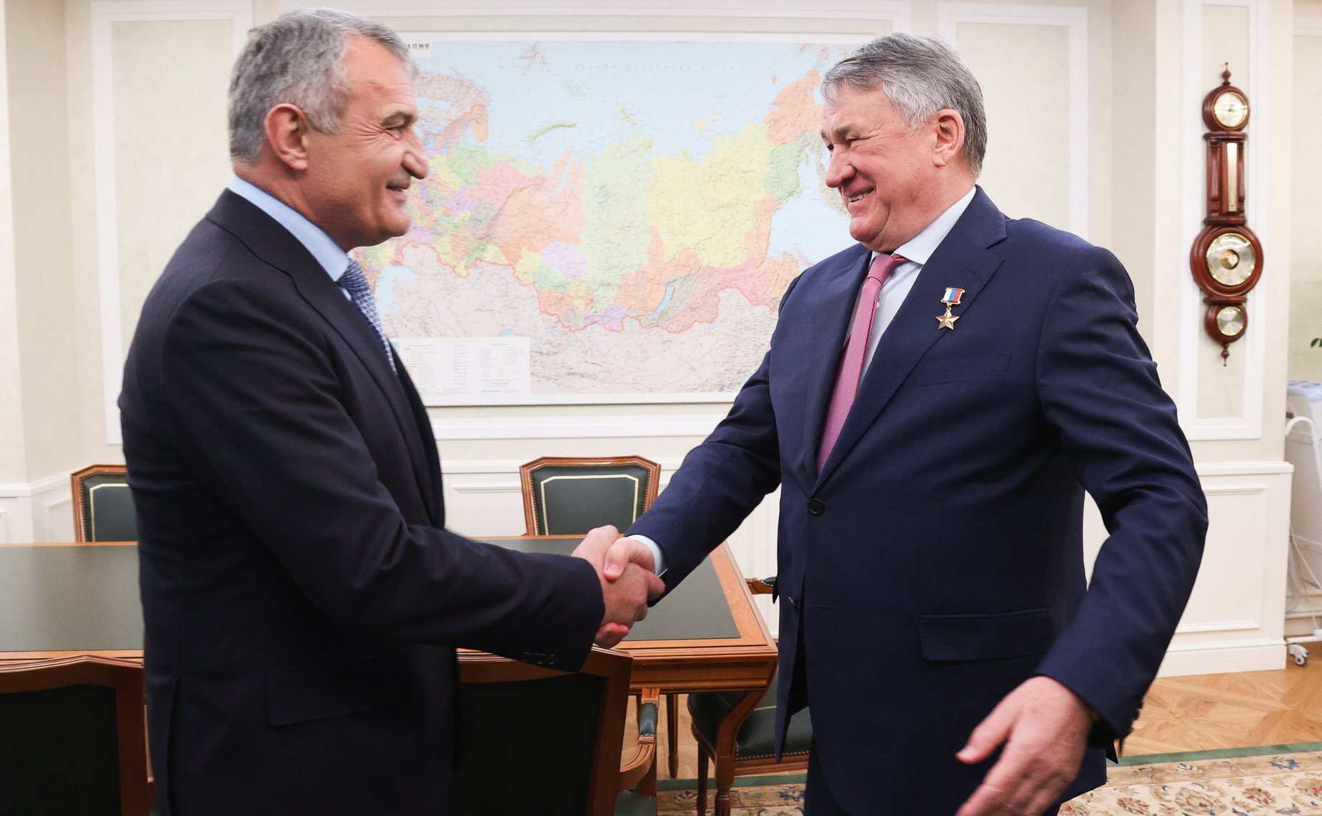 Встреча заместителя Председателя Совета Федерации Юрия Воробьева с ветераном СВО