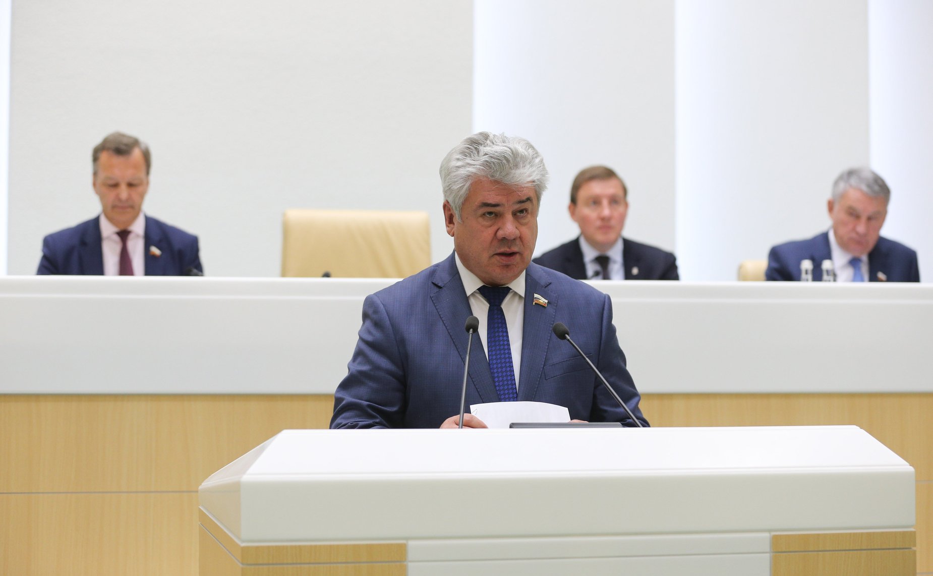 Виктор Бондарев