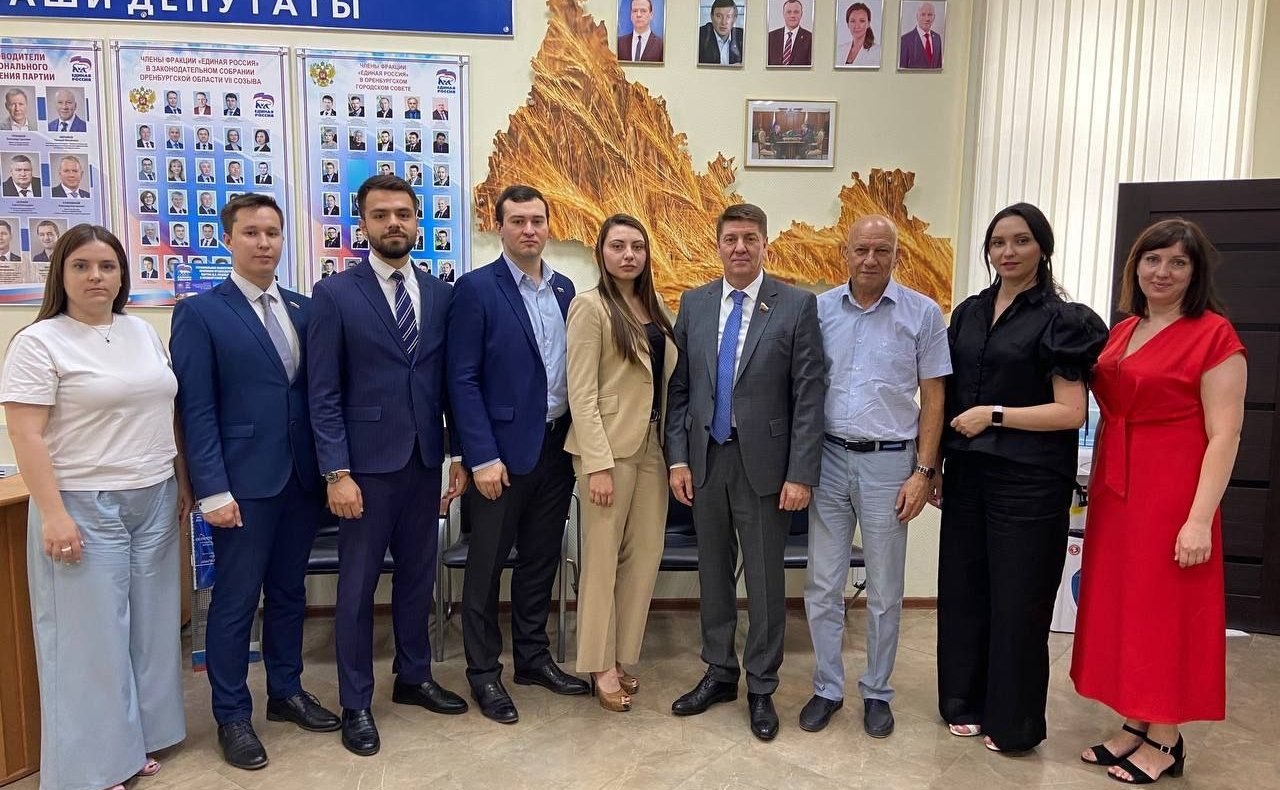 Андрей Шевченко посетил филиал фонда «Защитники Отечества» в Оренбурге и провел прием граждан в регионе