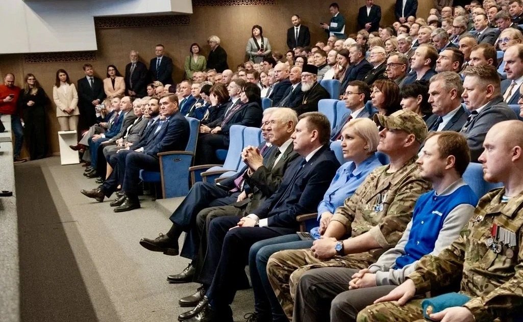 Александр Савин в ходе работы в регионе заслушал отчет главы Обнинска Стефана Перевалова