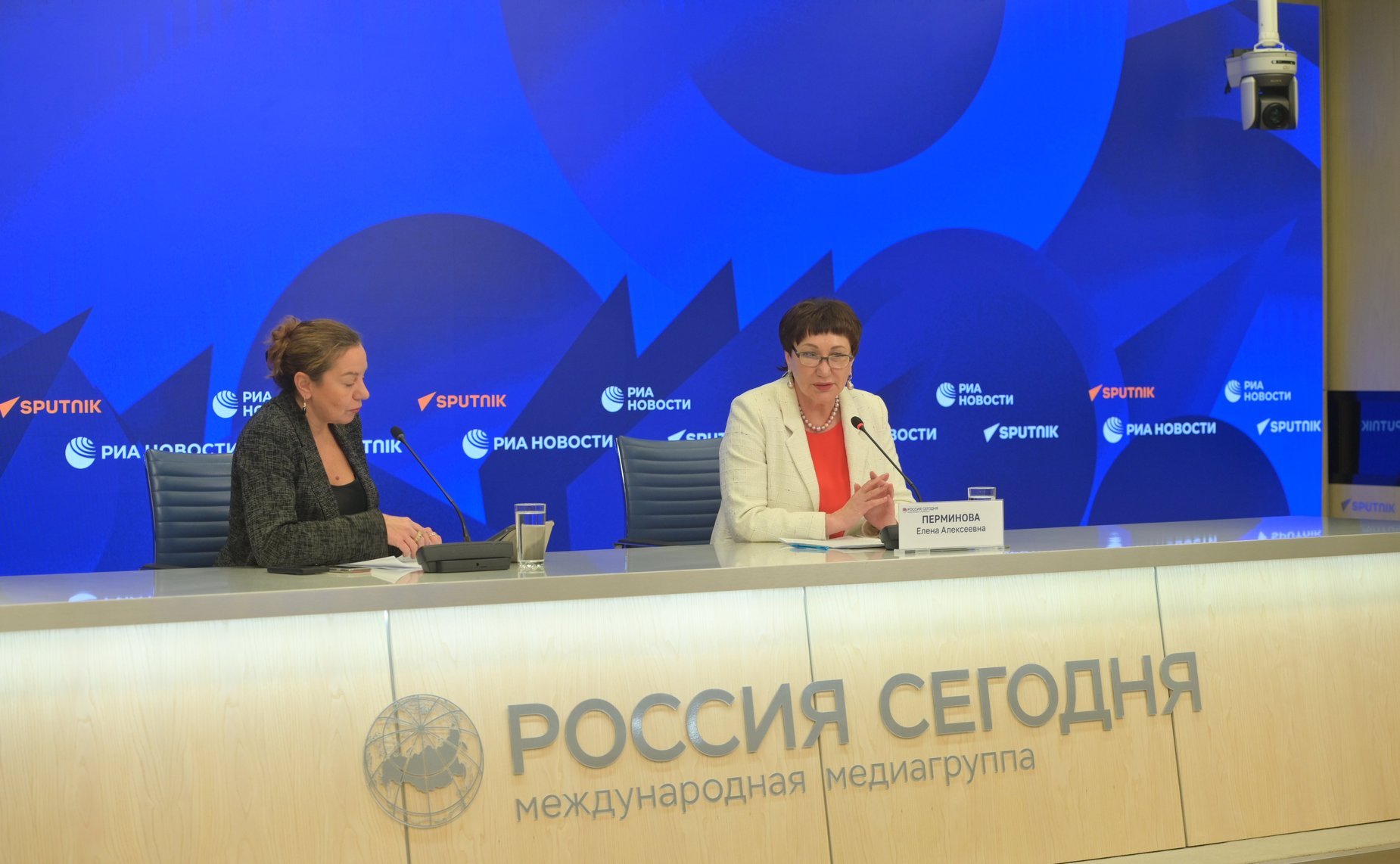 В пресс-центре МИА «Россия сегодня» состоялась пресс-конференция председателя Комитета СФ по социальной политике Елены Перминовой, на которой подведены итоги работы Комитета в осеннюю сессию