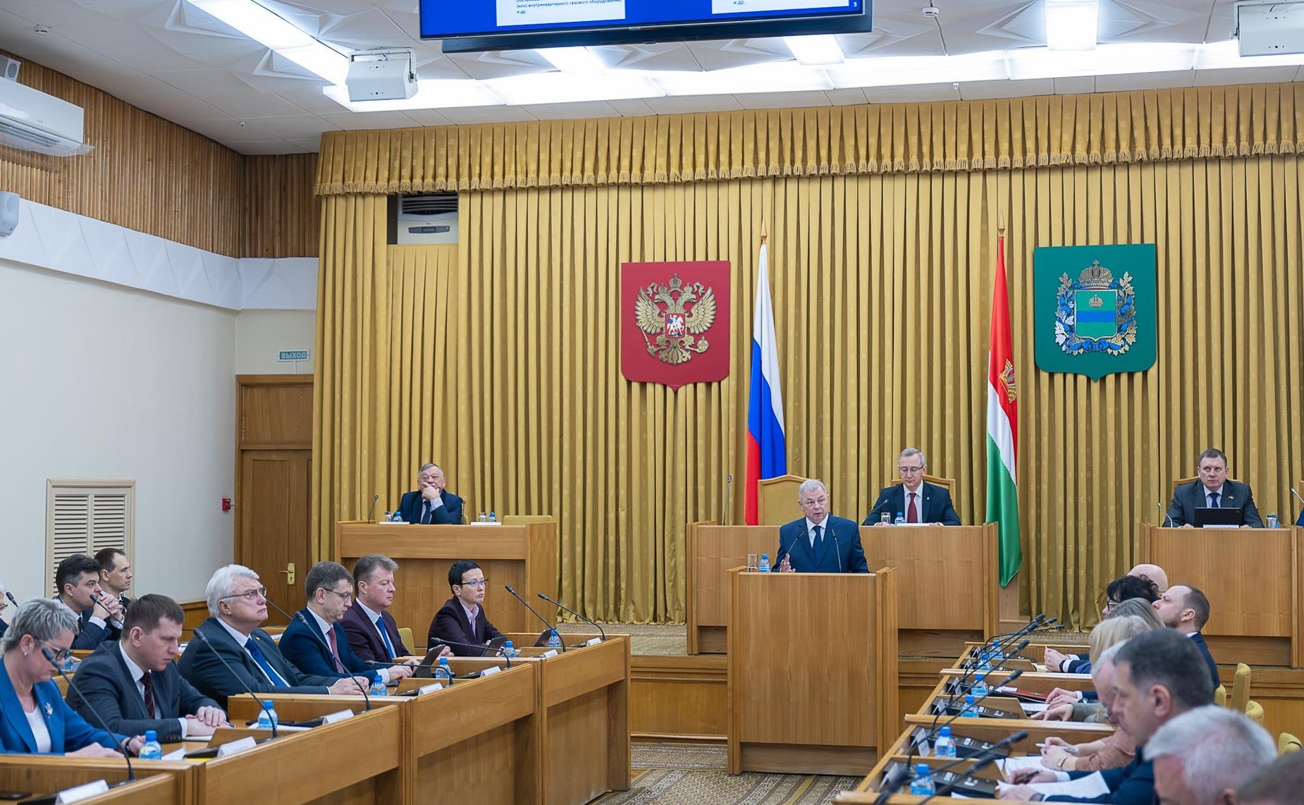 Анатолий Артамонов в Калуге представил отчет о своей работе в Совете Федерации