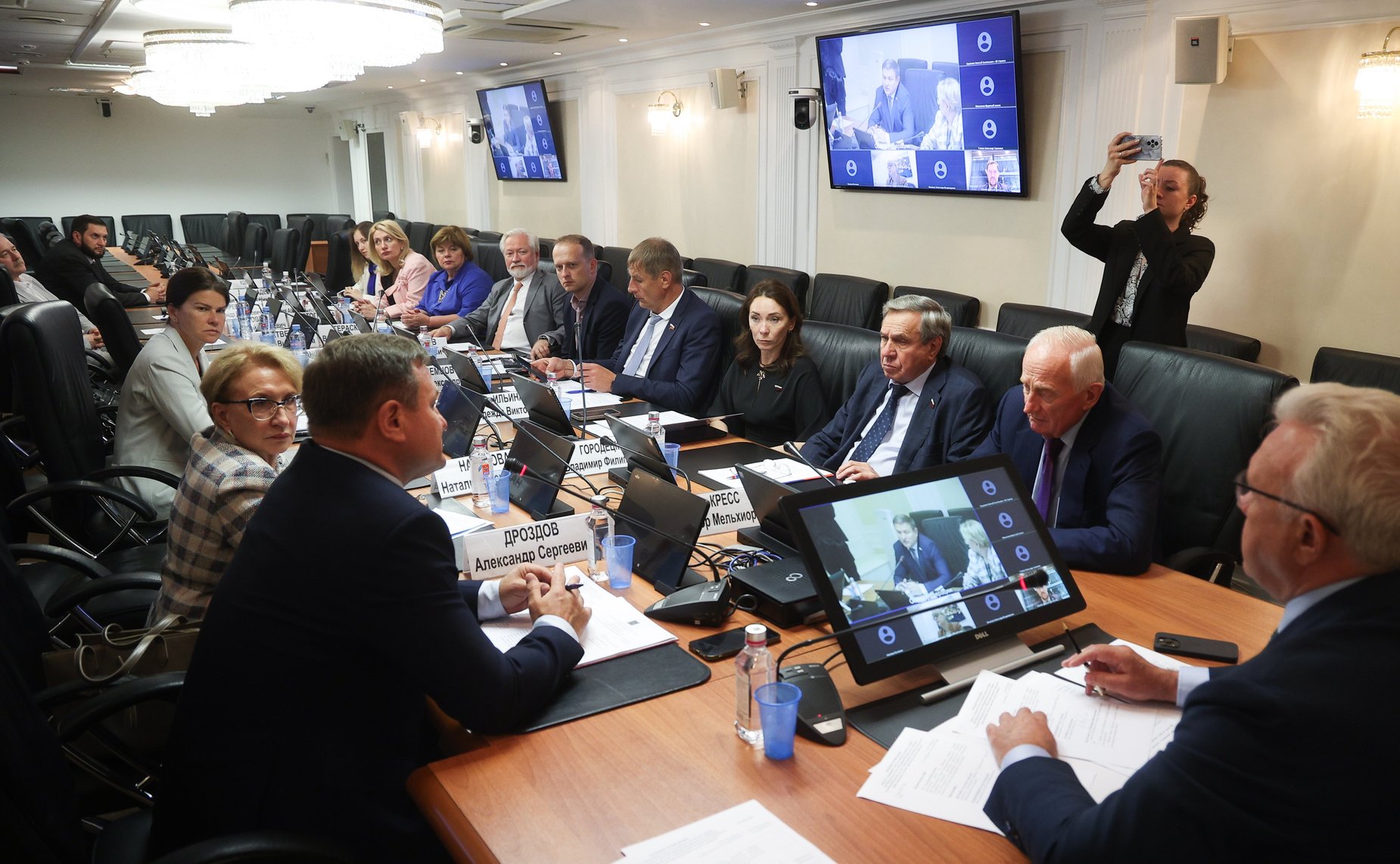 Рабочее совещание Совета по вопросам развития Сибири при Председателе Совета Федерации на тему «Действующие механизмы социального инвестирования в России: проблемы и пути их решения»