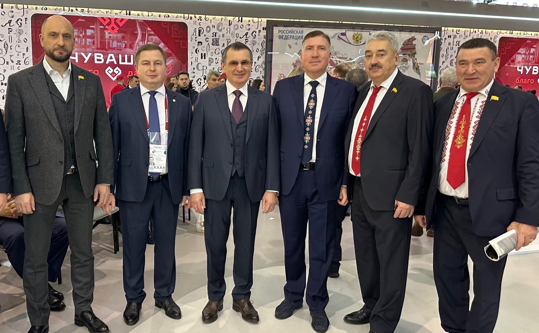 Николай Федоров приветствовал участников Дня Чувашской Республики