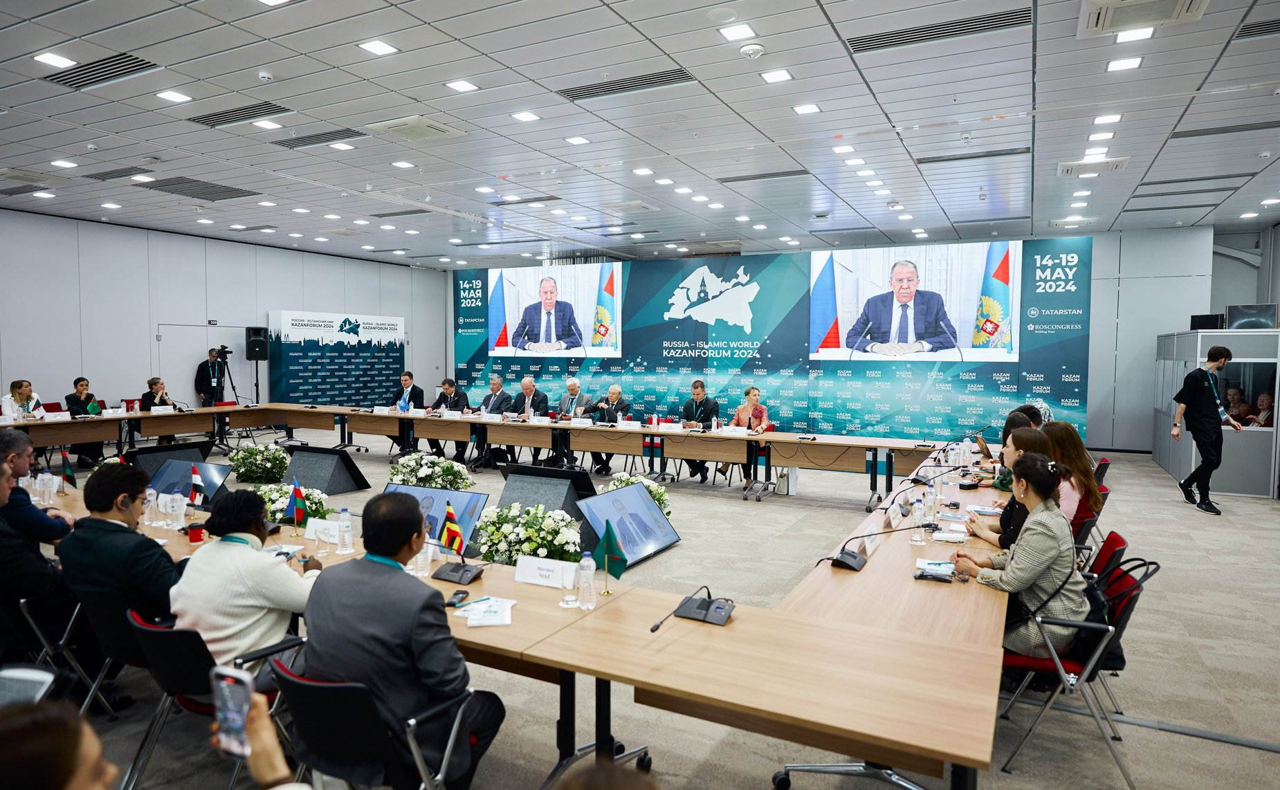 Григорий Карасин выступил на пленарной сессии Форума молодых дипломатов стран Организации исламского сотрудничества (ОИС) на тему «Гуманитарная дипломатия и дипломатия новых сфер»