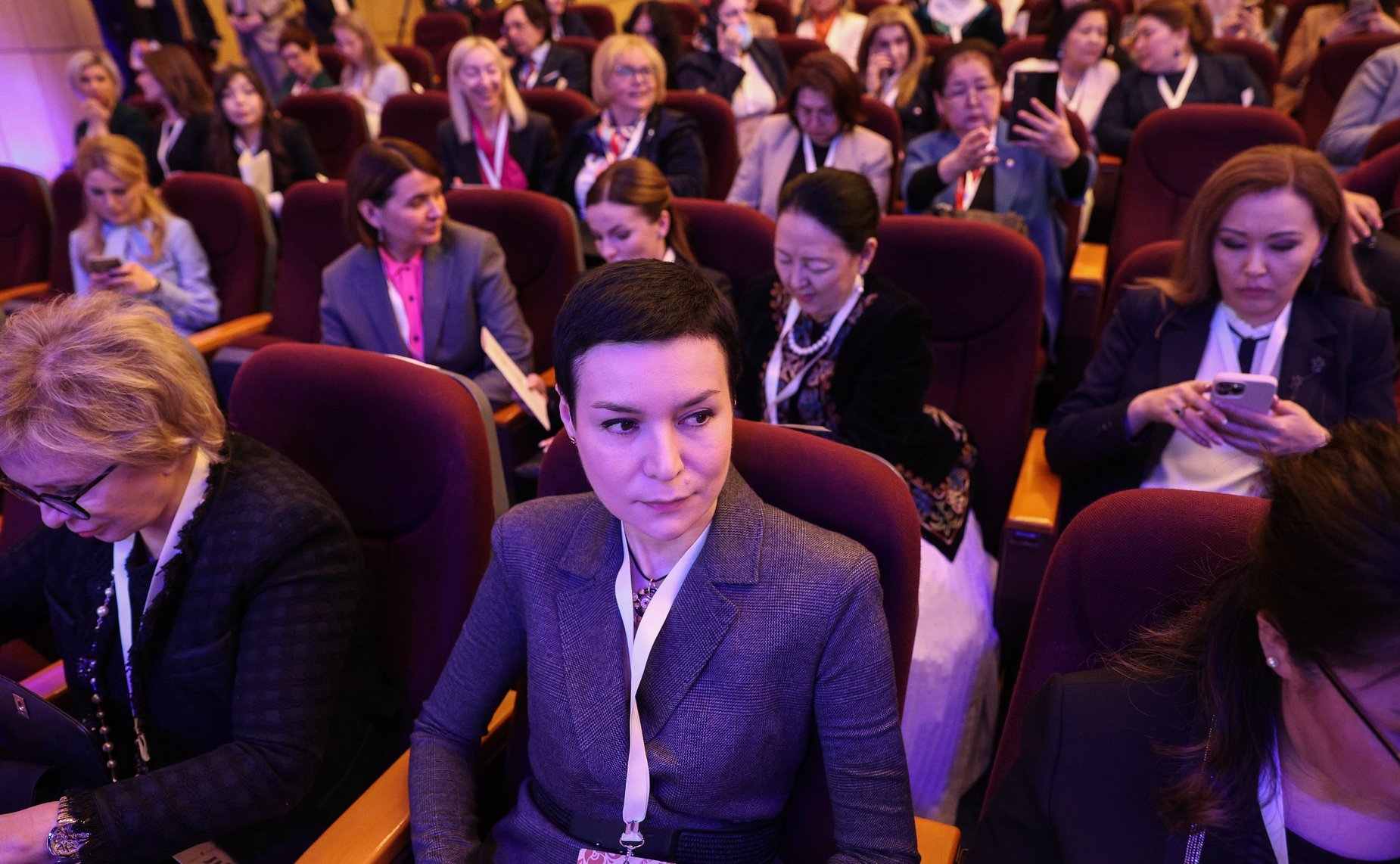 Пленарное заседание Первого Российско-Киргизского женского форума «Диалог женщин России и Кыргызстана во имя будущего»