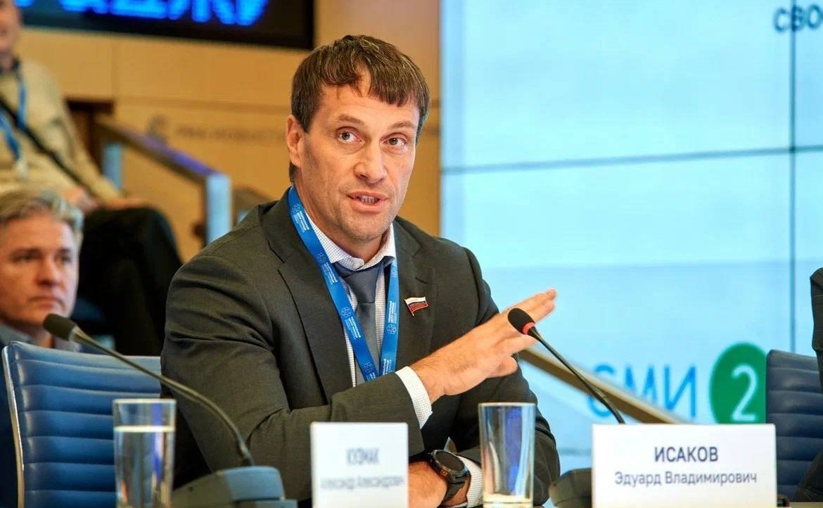 Эдуард Исаков