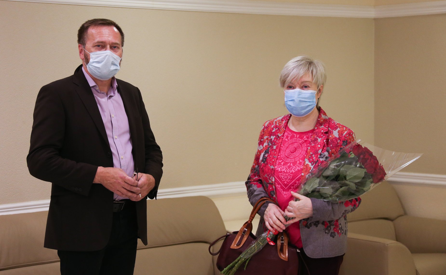 Открытие в Совете Федерации выставки художника В. Пугачева «Радостное небо»