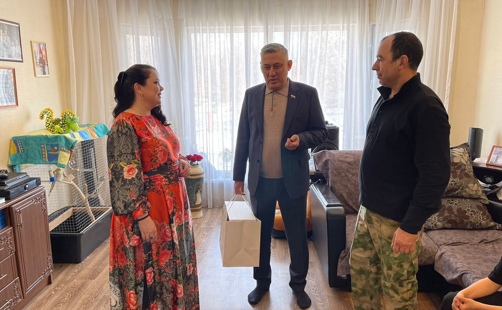 Юрий Валяев в рамках работы в регионе посетил многодетную семью