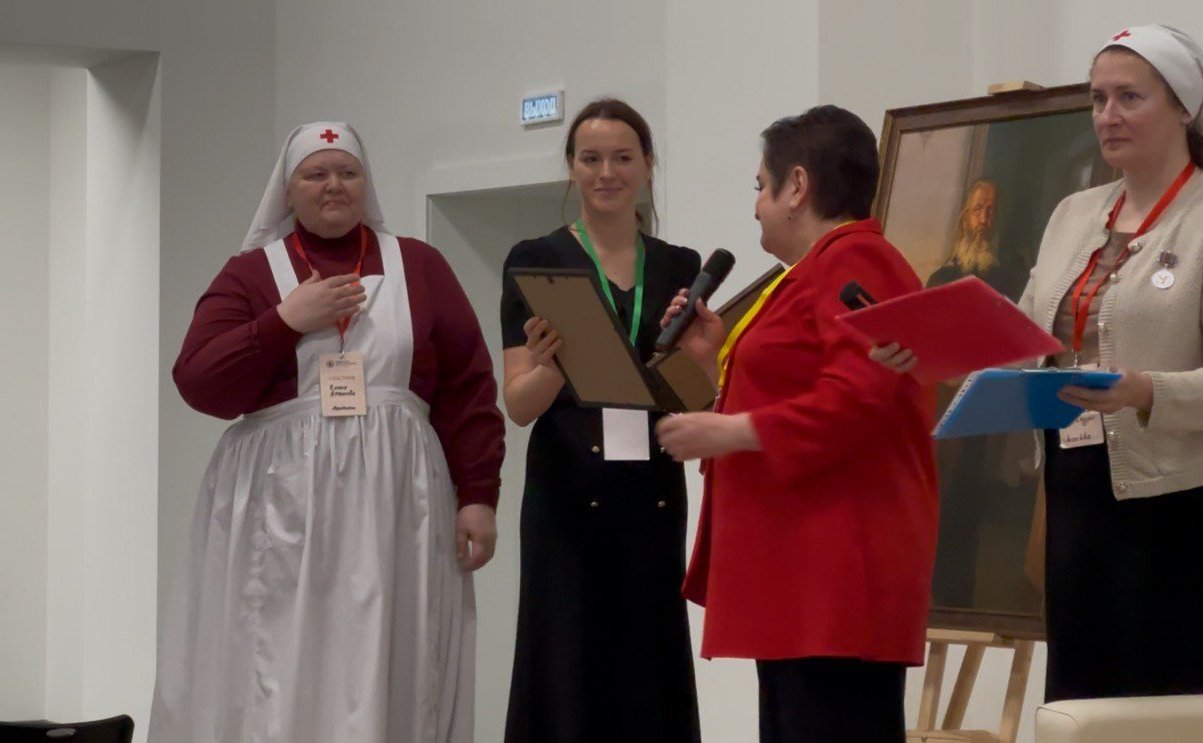 Лариса Мельник выступила перед участницами Первого съезда сестёр милосердия Крыма и Новороссии
