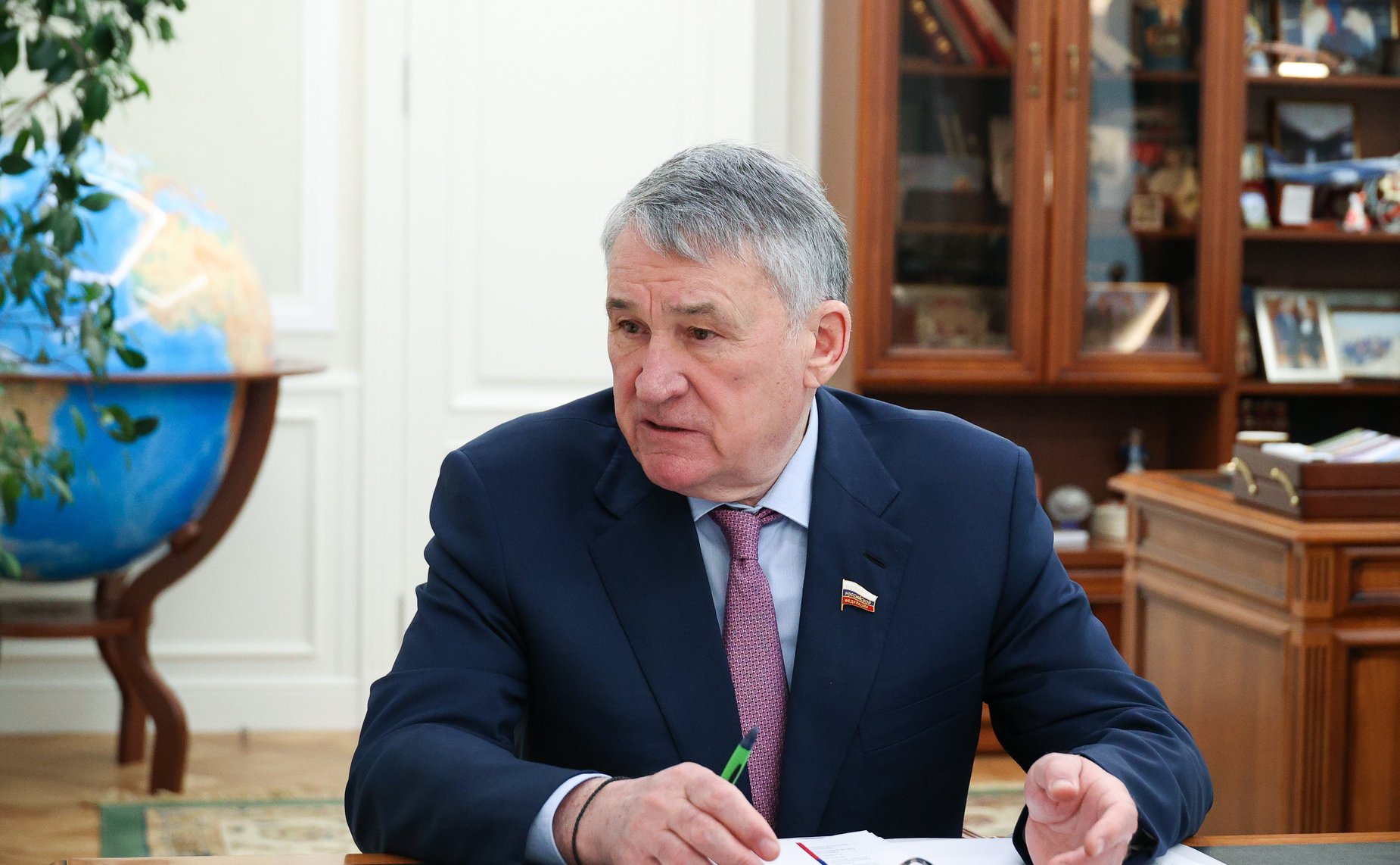 Заместитель Председателя СФ Юрий Воробьев провел рабочее совещание с представителями Министерства обороны