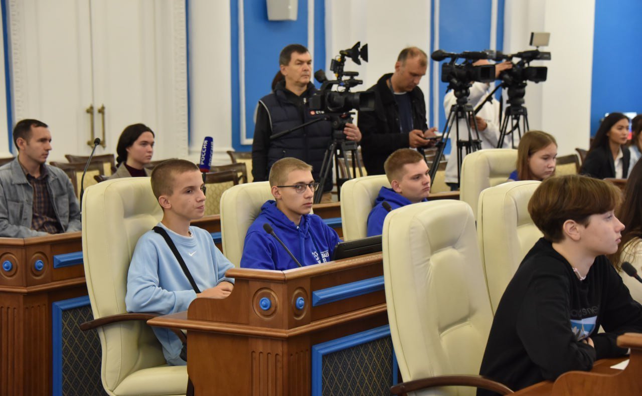 Екатерина Алтабаева встретилась с победителями федерального этапа всероссийской акции «Русский Крым и Севастополь»