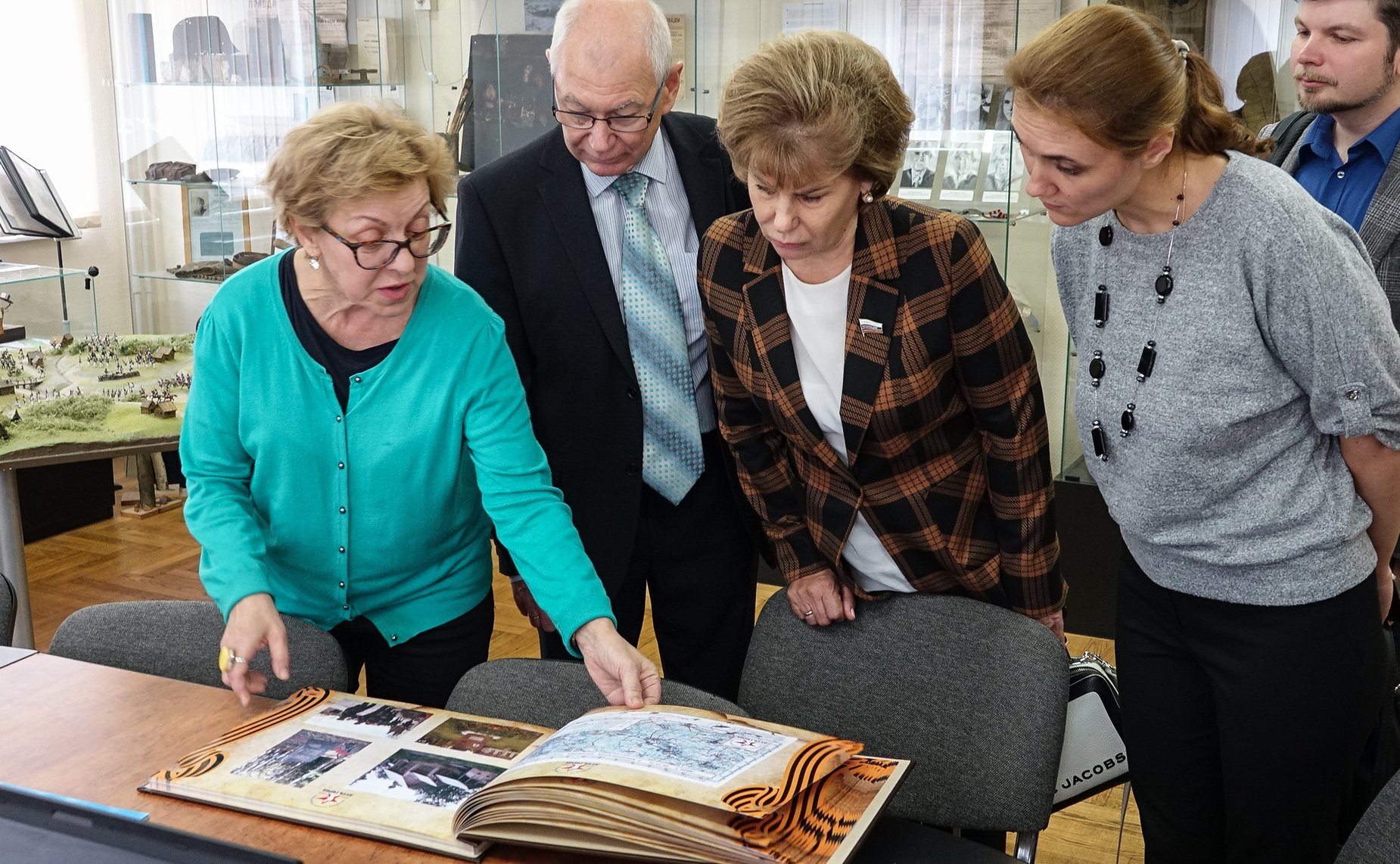 Татьяна Гигель посетила московскую школу, заложившую основы экологического образования