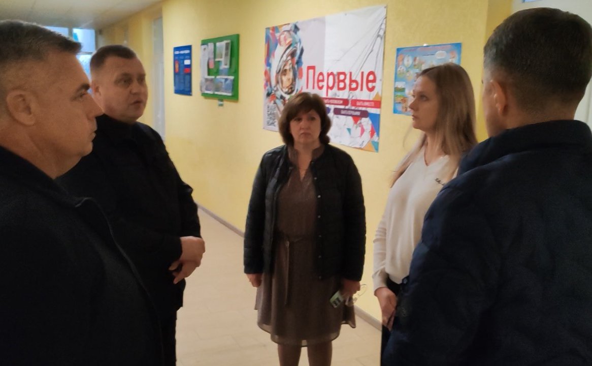 Игорь Кастюкевич провел серию встреч с педагогическим сообществом и школьниками