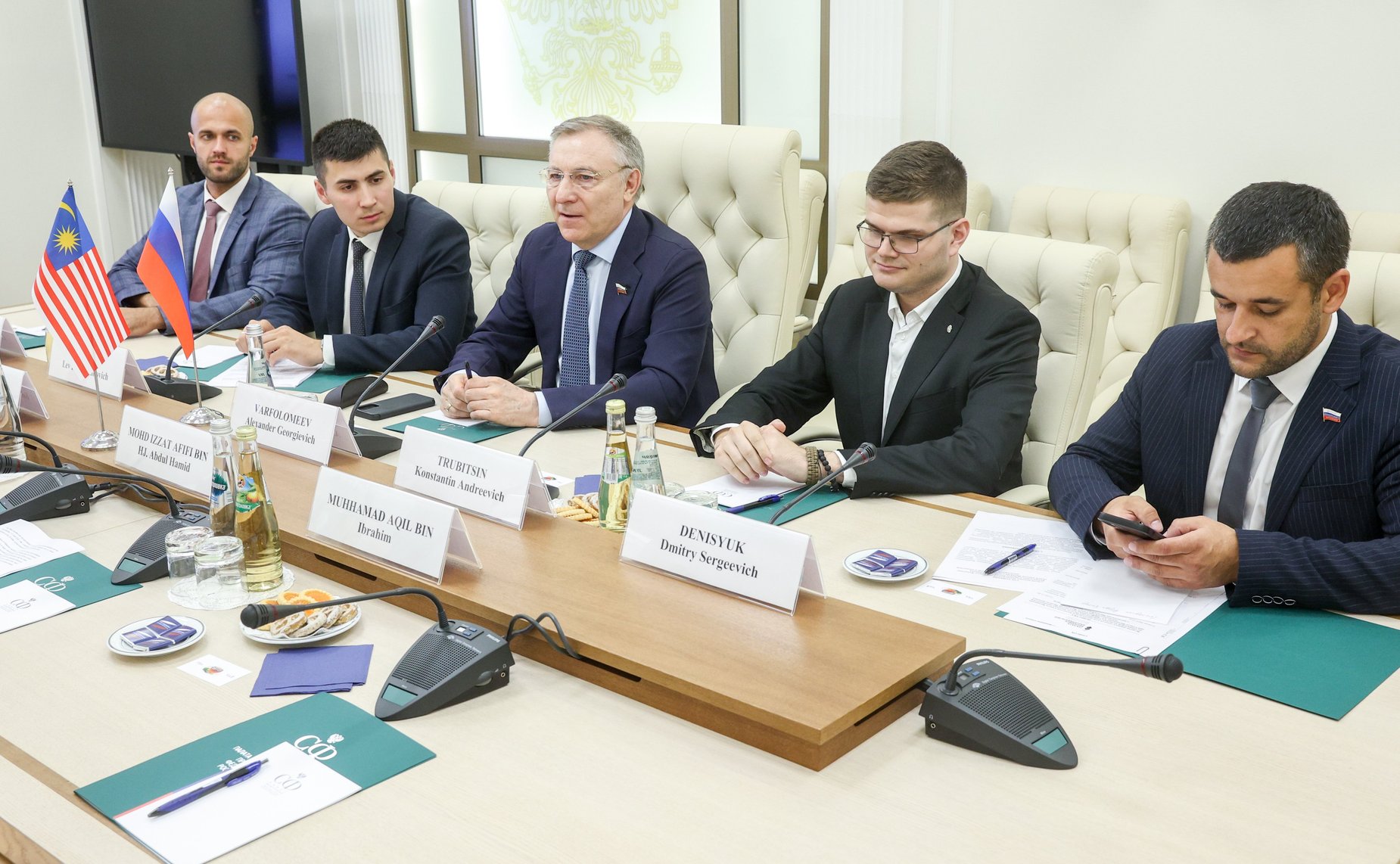Встреча Александра Варфоломеева с Президентом Малазийского молодежного совета Мохдом Иззатом Афифи