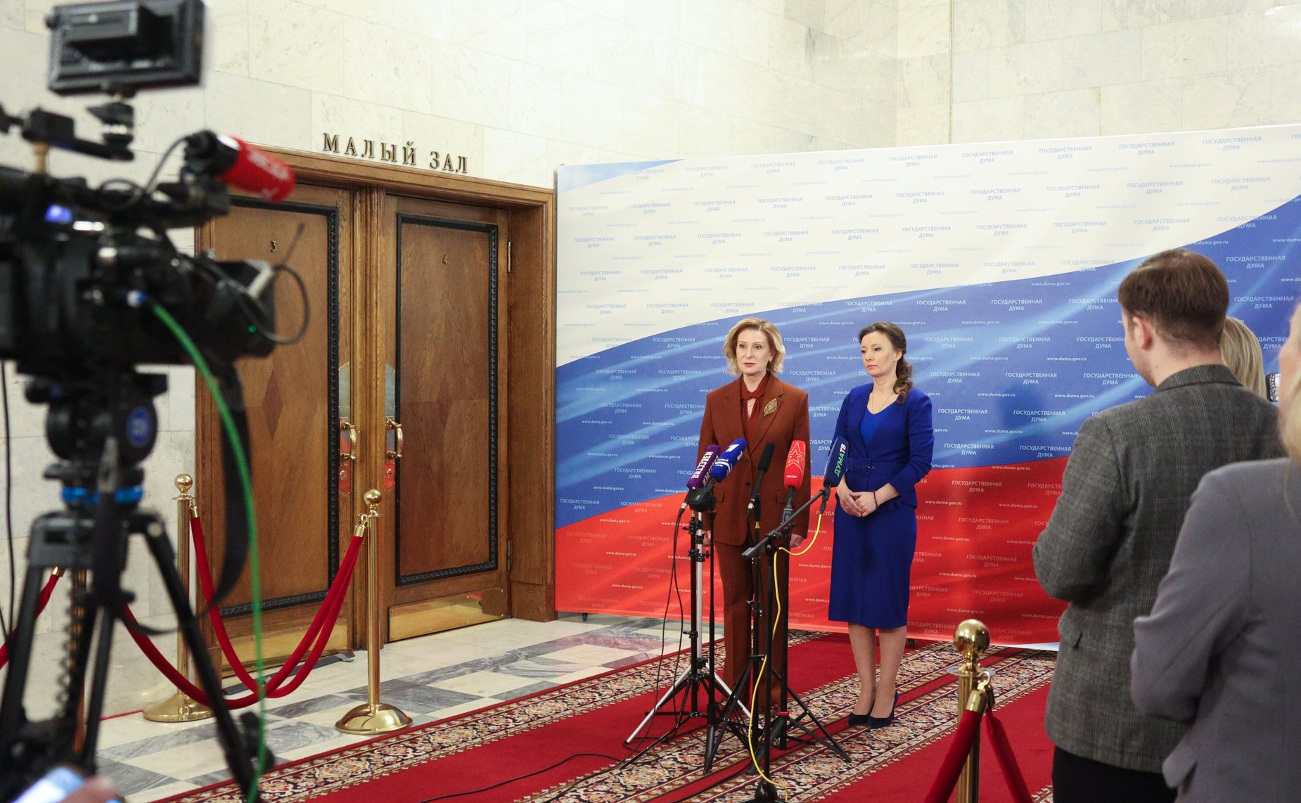 Пресс-подход Инны Святенко и Анны Кузнецовой по итогам заседания парламентской комиссии по расследованию преступных действий в отношении несовершеннолетних со стороны киевского режима