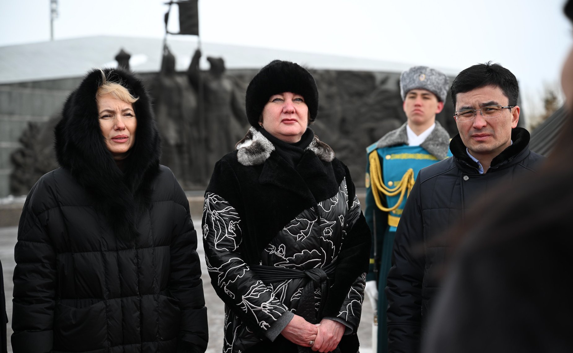 В составе делегации Постоянной комиссии МПА СНГ Татьяна Сахарова приняла участие в церемонии возложения цветов к Монументу «Защитники Отечества»