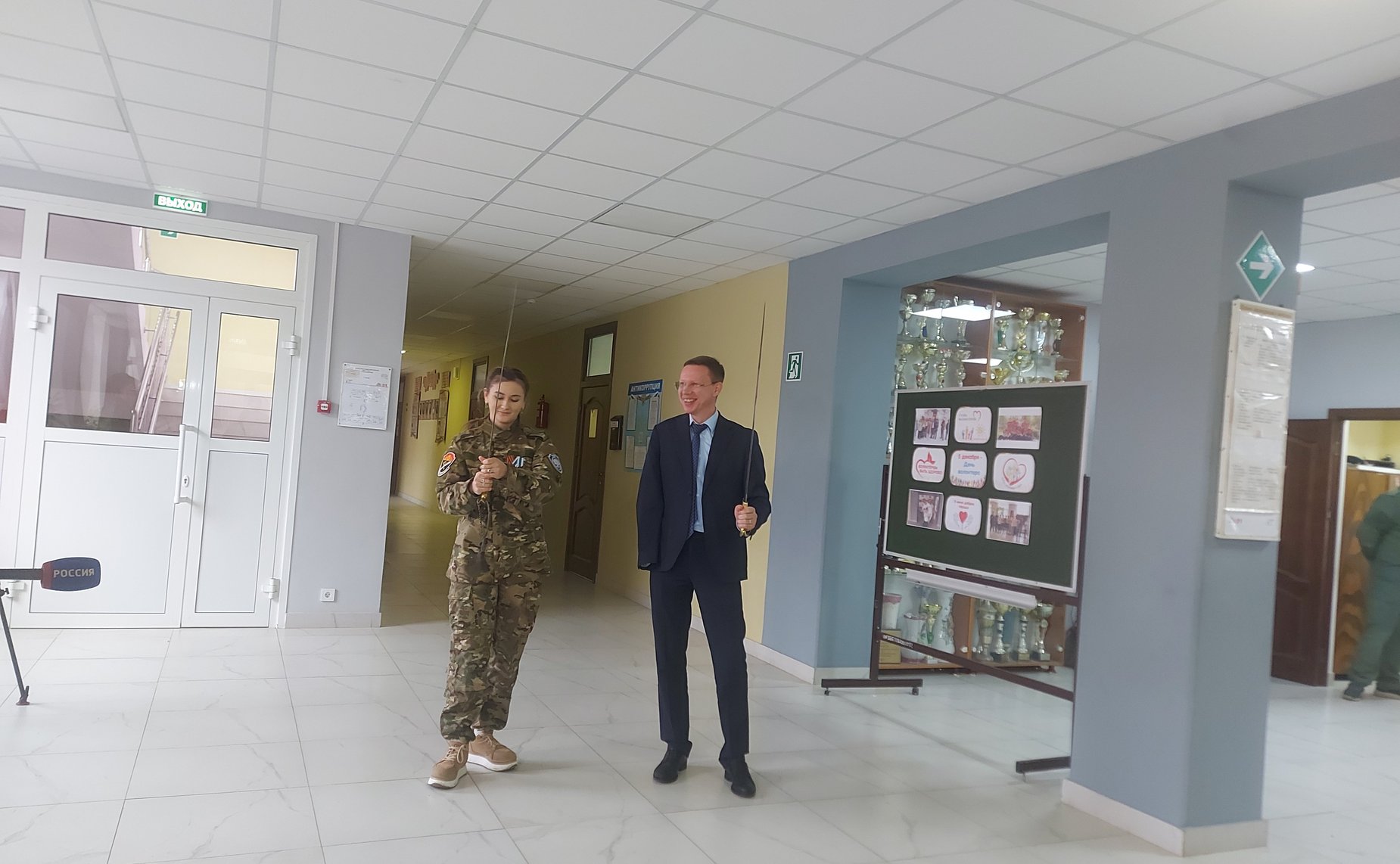 Виталий Назаренко посетил в станице Павлодольской кадетский класс казачьей направленности