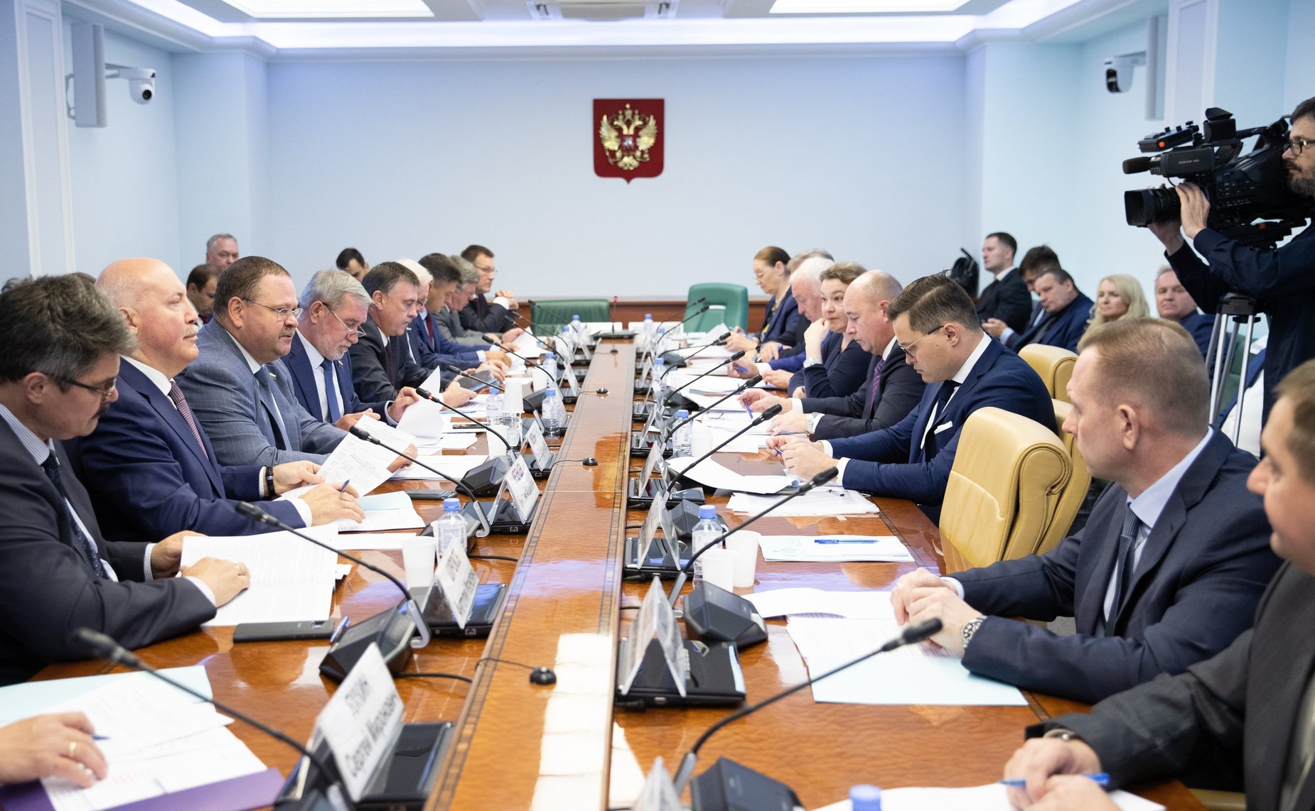 «Круглый стол» на тему «Вопросы развития межрегиональных и местных авиаперевозок в районах Крайнего Севера и приравненных к ним местностях»