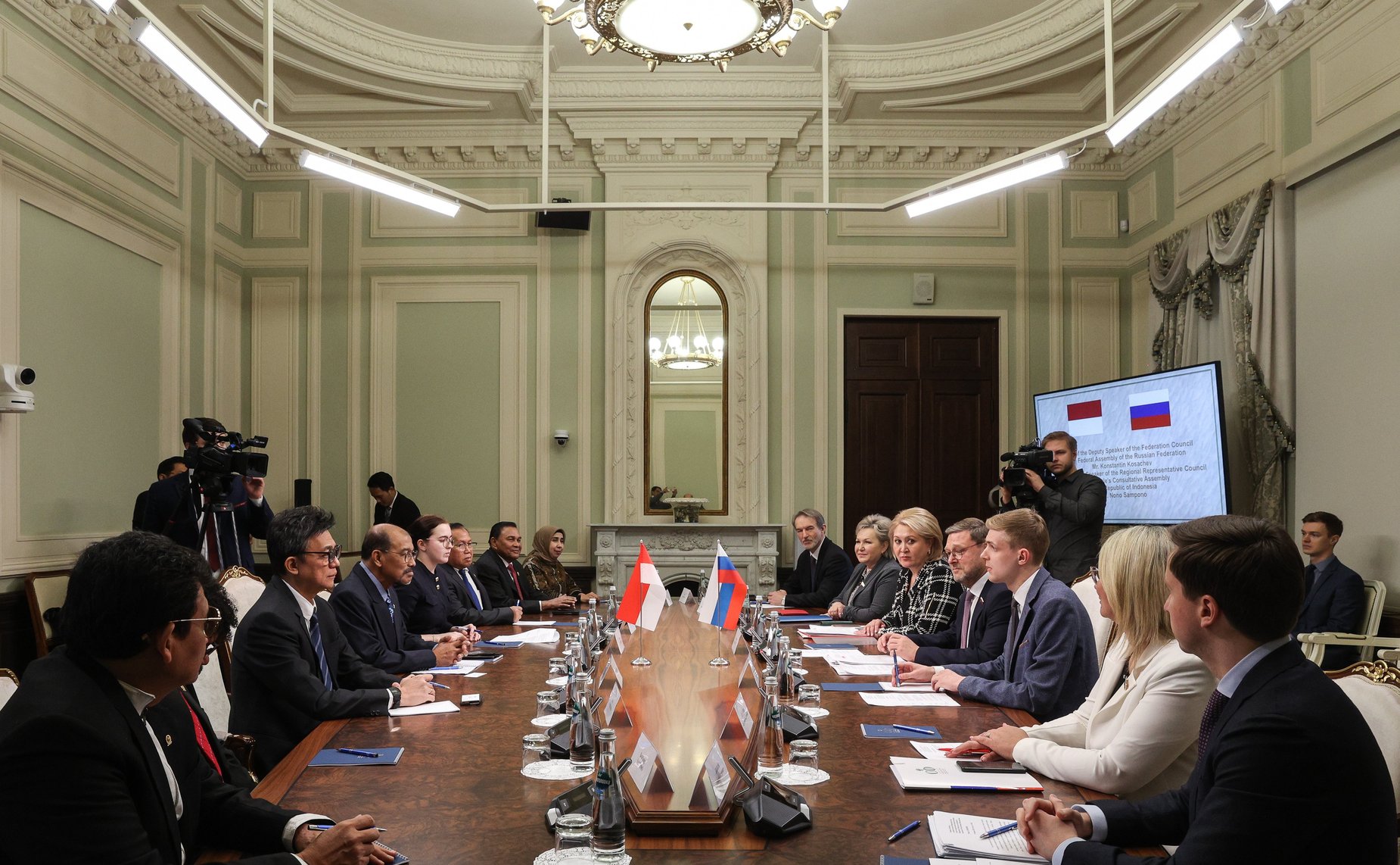 Встреча заместителя Председателя Совета Федерации Константина Косачева с заместителем Председателя Совета представителей регионов Республики Индонезии