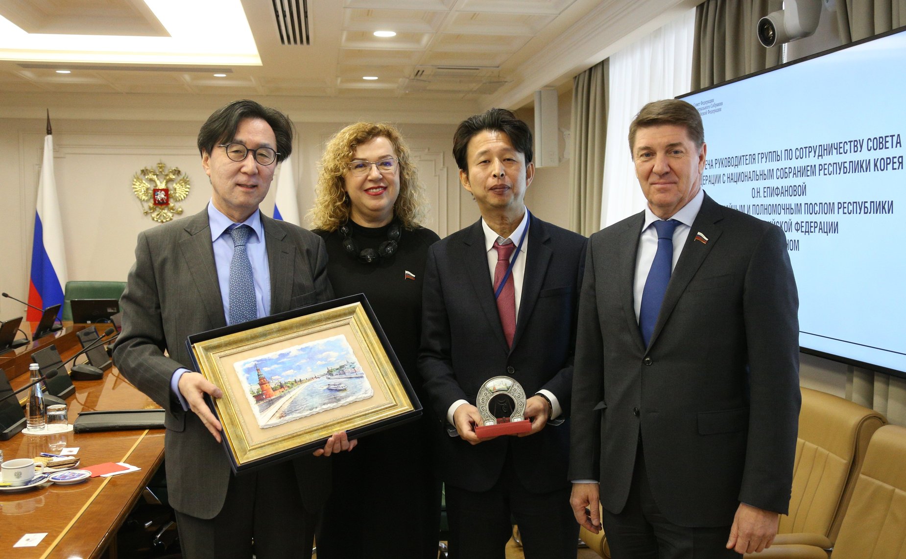 Встреча руководителя группы по сотрудничеству СФ с Национальным Собранием Республики Корея Ольги Епифановой с Чрезвычайным и Полномочным Послом Республики Корея в РФ