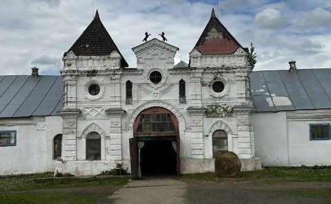 Светлана Кириллова поздравила коллектив племенного конного завода, расположенного в Сусанинском районе Костромской области, со 135-летием со дня основания