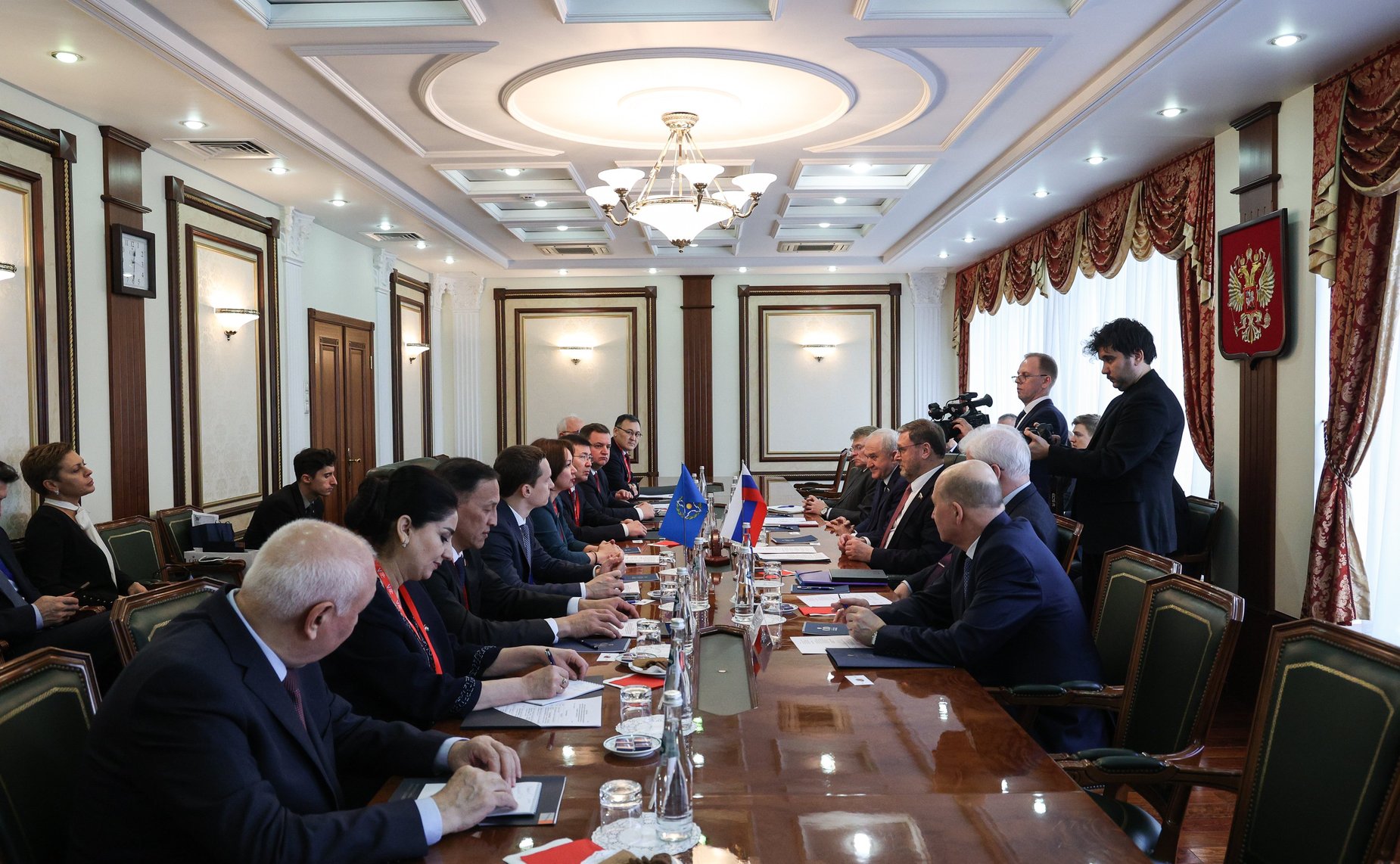 Заместитель Председателя Совета Федерации Константин Косачев провел встречу с группой международных наблюдателей на выборах Президента Российской Федерации от Парламентской Ассамблеи Организации Договора о коллективной безопасности (ПА ОДКБ)