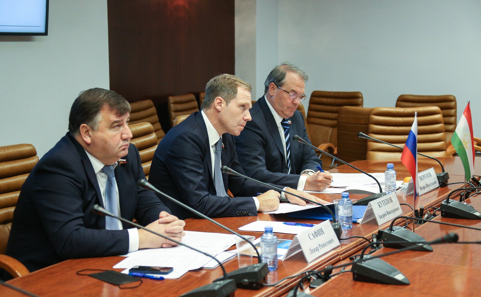 «Круглый стол» на тему «Развитие и совершенствование торгово-экономического сотрудничества» VII Межпарламентского Форума «Таджикистан — Россия: потенциал межрегионального сотрудничества»