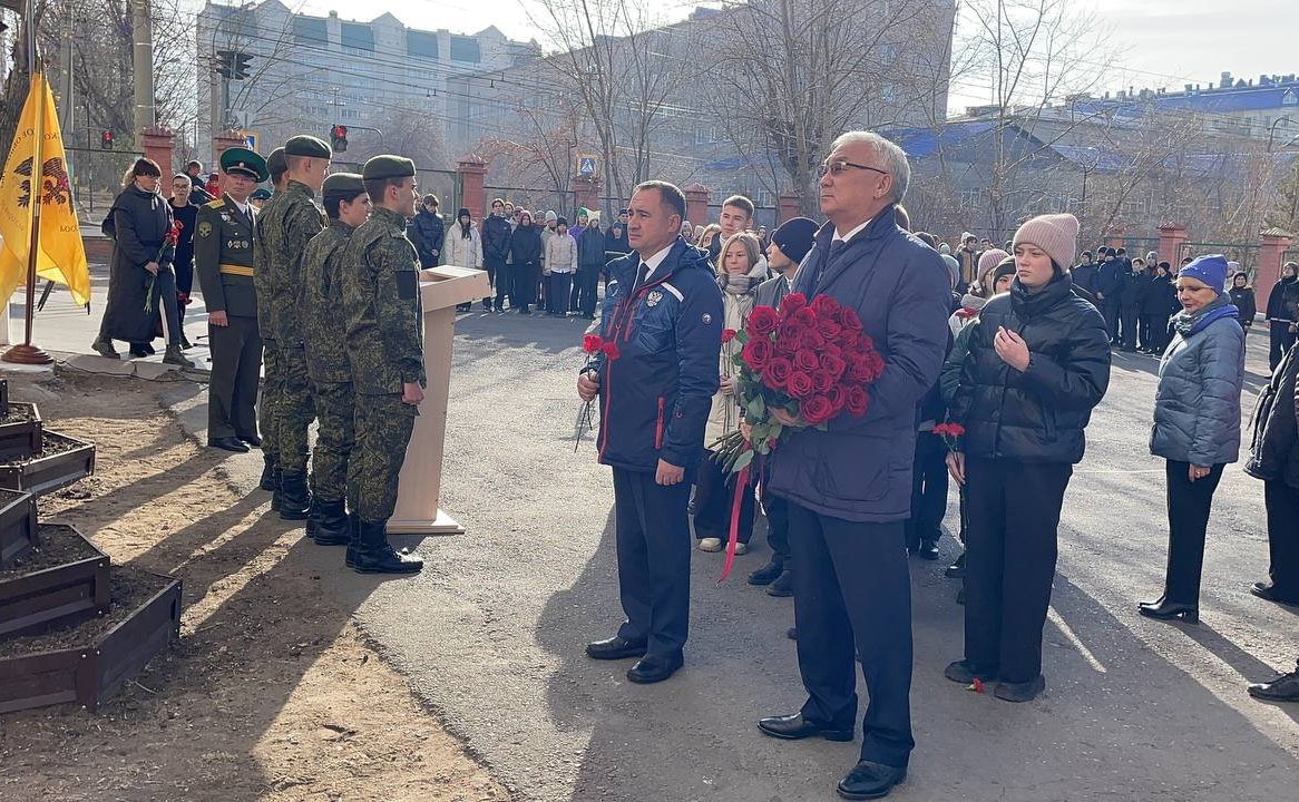 Баир Жамсуев принял участие в открытии мемориальной доски Герою Российской Федерации Эдуарду Норполову
