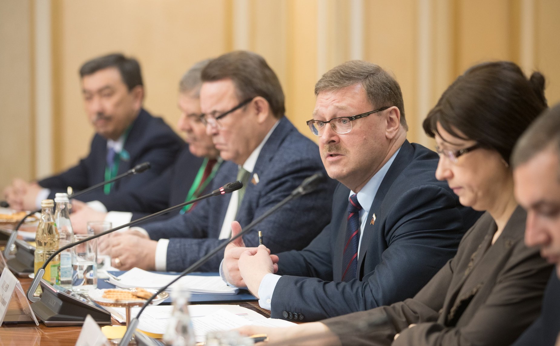 Встреча К. Косачева с наблюдателями от парламентов стран СНГ