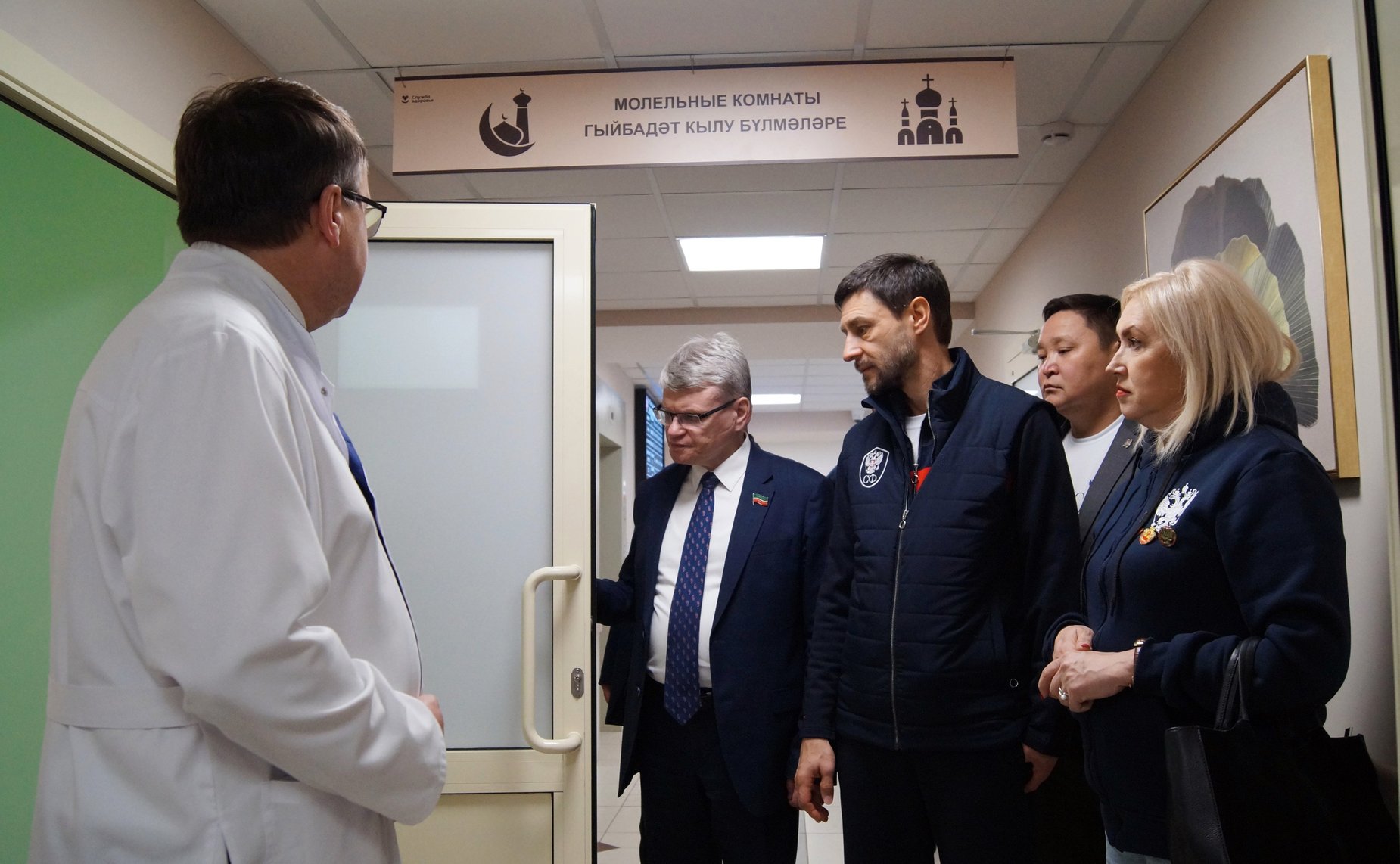 Сенаторы посетили госпиталь для ветеранов войн