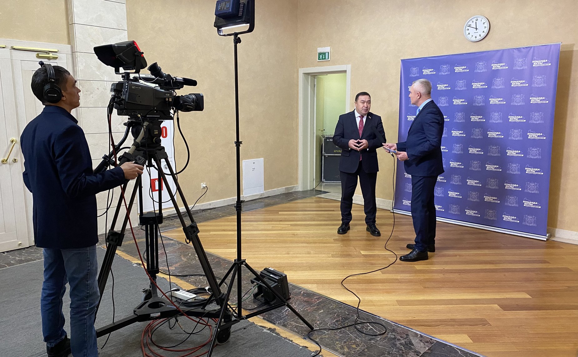 Александр Новьюхов принял участие в мероприятии, на котором губернатор Наталья Комарова выступила с ежегодным обращением к жителям региона и отчетом о работе окружного правительства