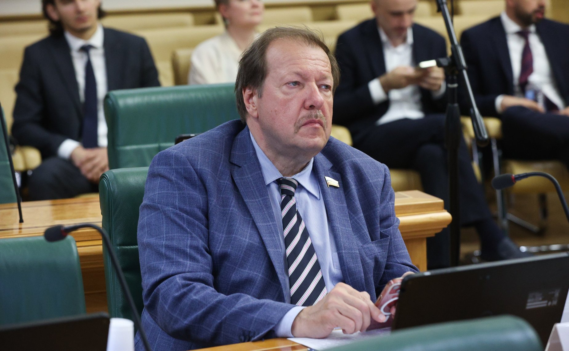 Александр Русаков