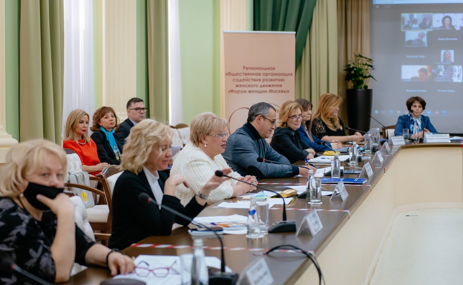 Инна Святенко приняла участие в работе «круглого стола» на тему «Женщины на руководящих позициях: достижение равного будущего в мире COVID-19»