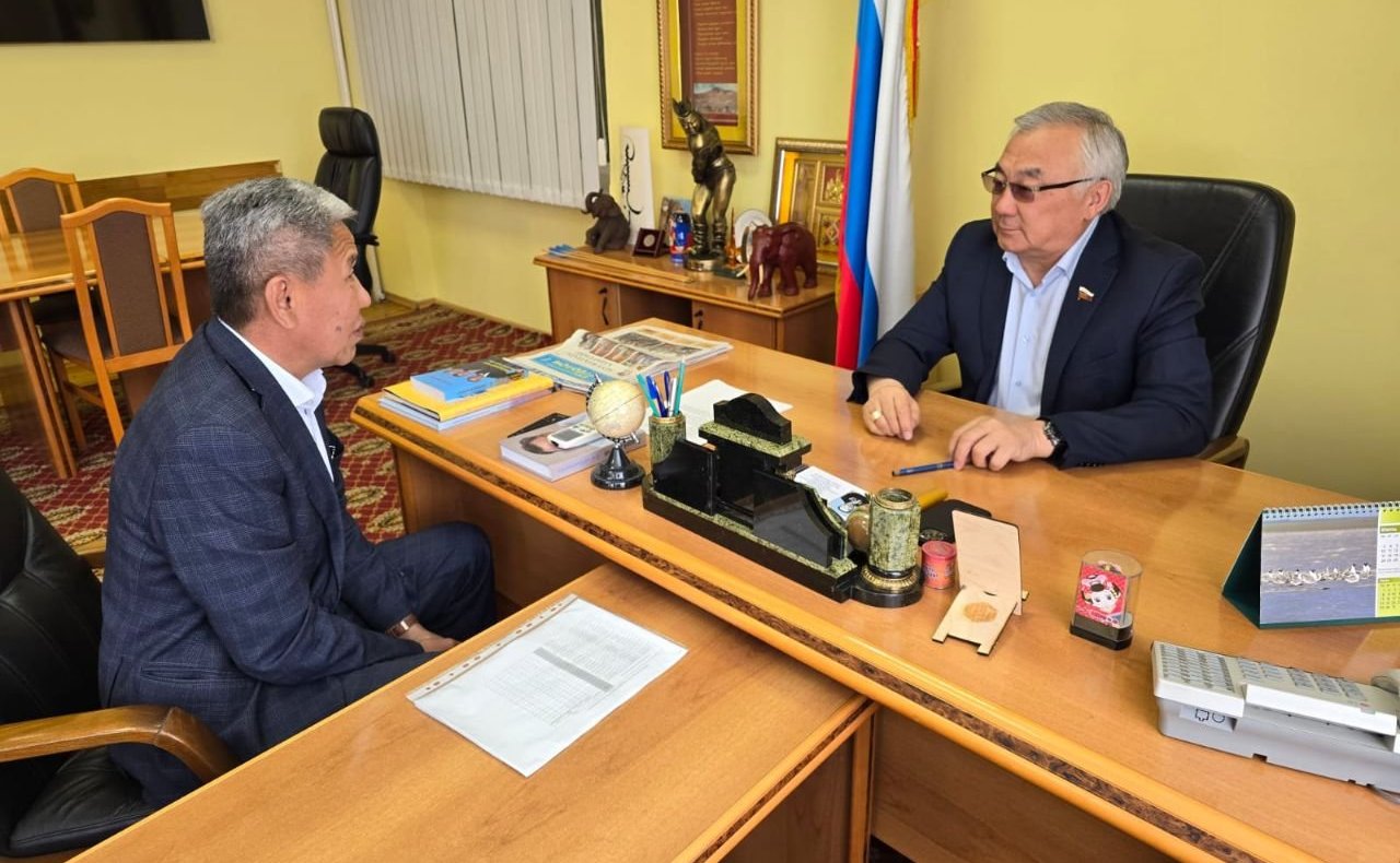 Баир Жамсуев во время рабочей поездки в регион провел прием граждан по личным вопросам в поселке Агинское