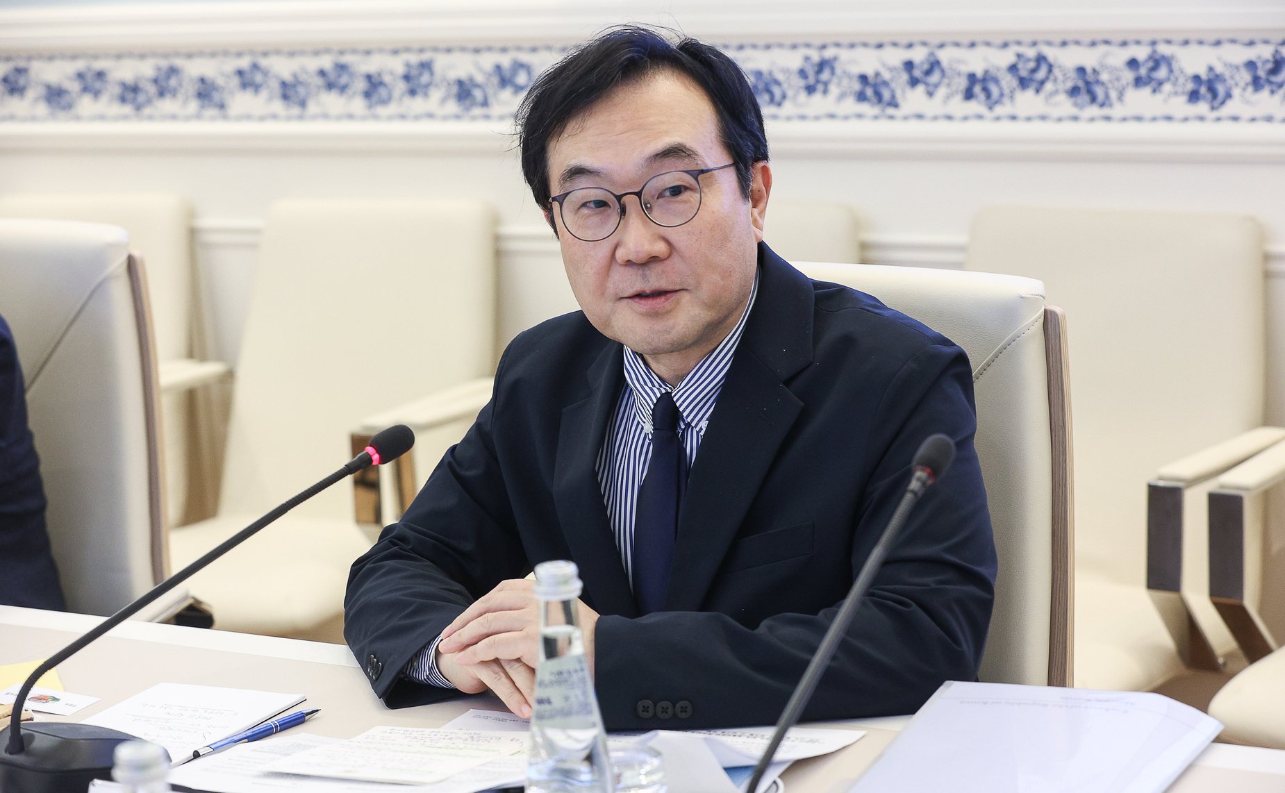 Ольга Епифанова провела встречу с Чрезвычайным и Полномочным Послом Республики Корея в Российской Федерации Ли До Хуном