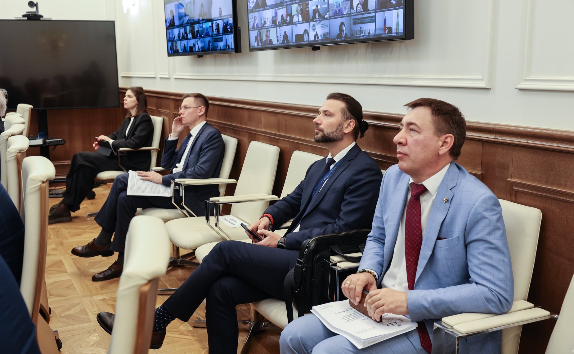 Круглый стол на тему «Об эффективности и достаточности мер государственной поддержки предприятий агропромышленного и рыбохозяйственного комплексов, пищевой и перерабатывающей промышленности»