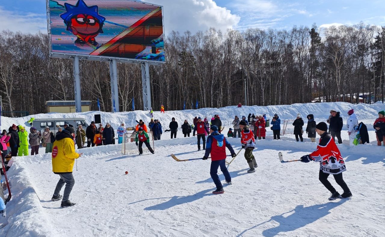 Районные соревнования «Хоккей в валенках» прошли в 14 муниципалитетах Сахалинской области