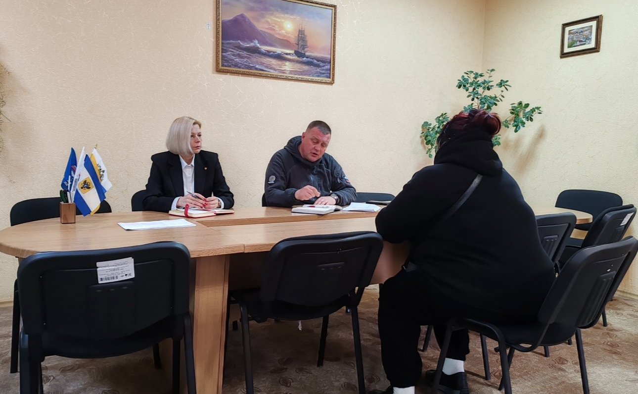 Игорь Кастюкевич провел прием граждан по личным вопросам в Чаплынском районе Херсонской области