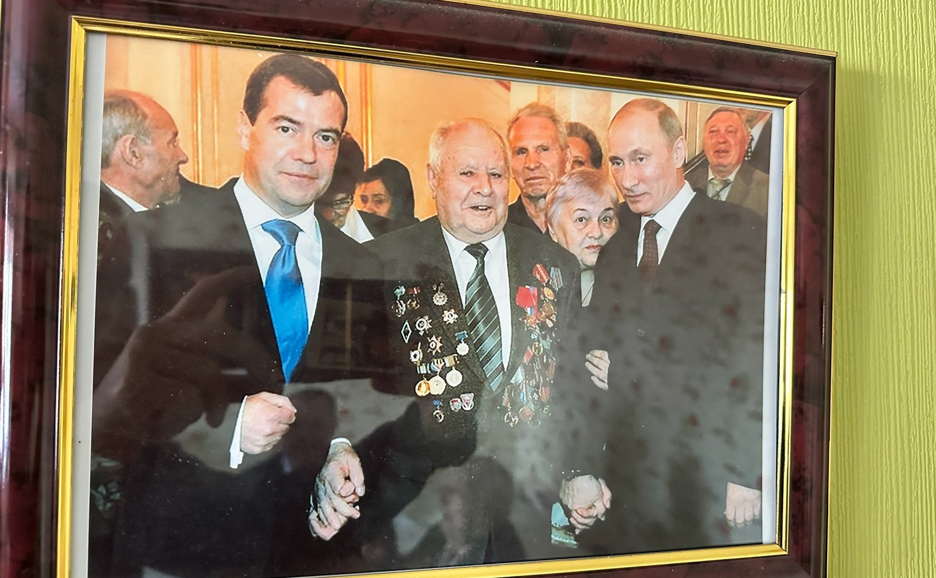 Игорь Мурог вручил юбилейную медаль «80 лет Победы в Великой Отечественной войне 1941–1945 годов», учрежденную в год 80-летия Великой Победы Указом Президента России Владимира Путина, ветеранам Великой Отечественной войны