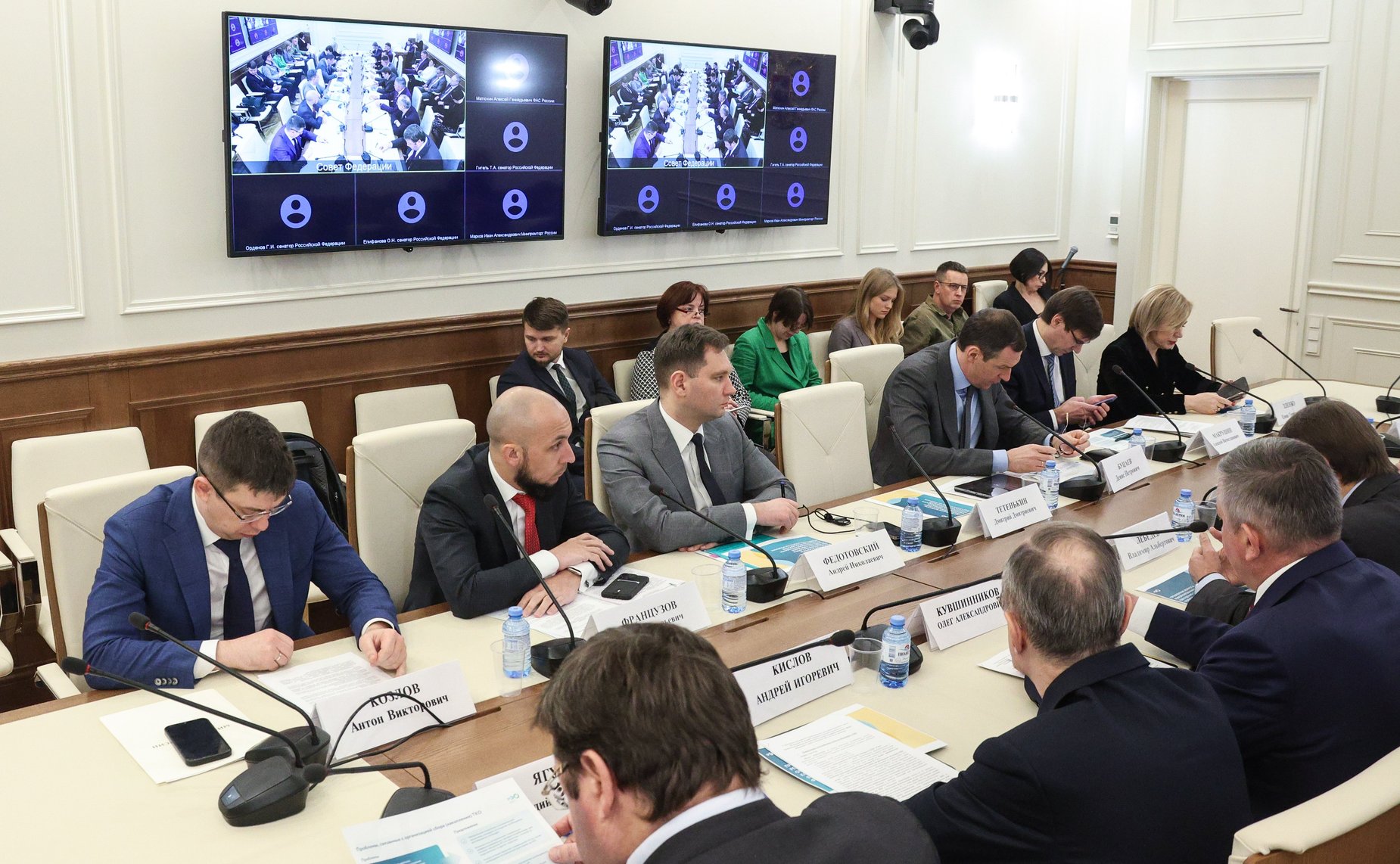 Расширенное заседание Комитета СФ по аграрно-продовольственной политике и природопользованию по проблемным вопросам реформирования сферы обращения с твердыми коммунальными отходами в субъектах РФ